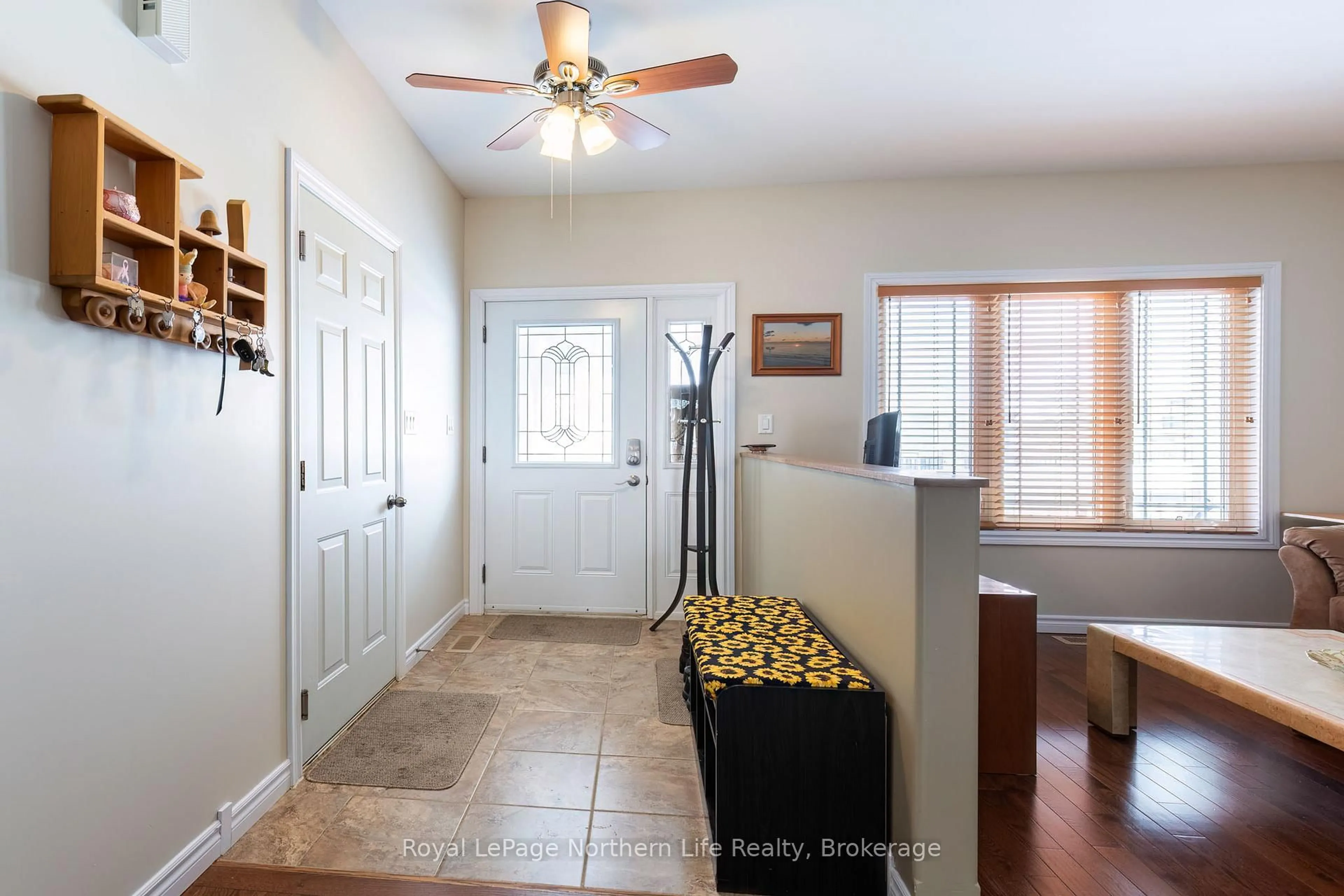 Indoor entryway for 2444 Connaught Ave, North Bay Ontario P1B 0C4