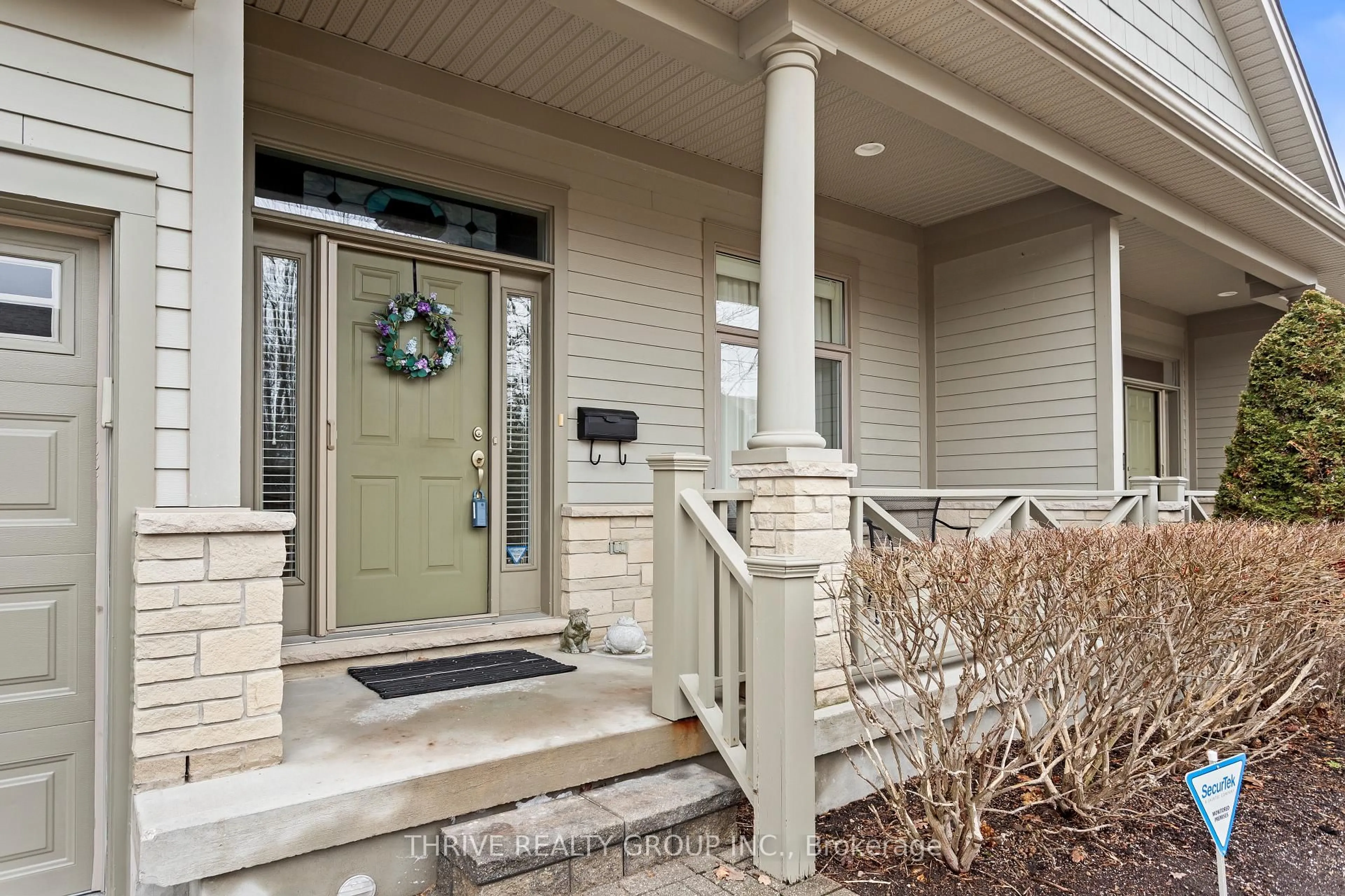 Indoor entryway for 124 North Centre Rd #28, London North Ontario N5X 4R3