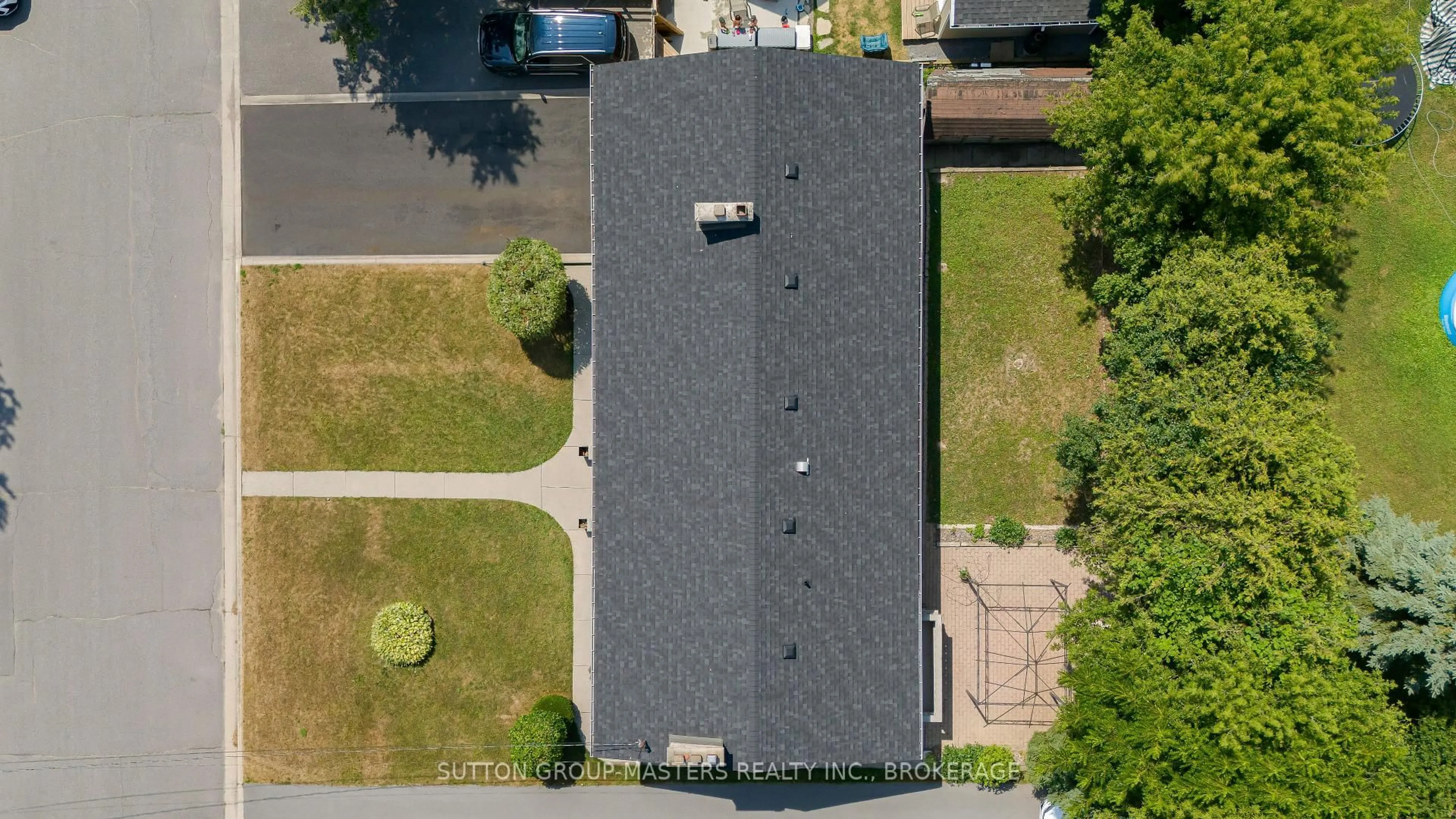 A pic from outside/outdoor area/front of a property/back of a property/a pic from drone, street for 14 Baker St, Kingston Ontario K7K 4Z3