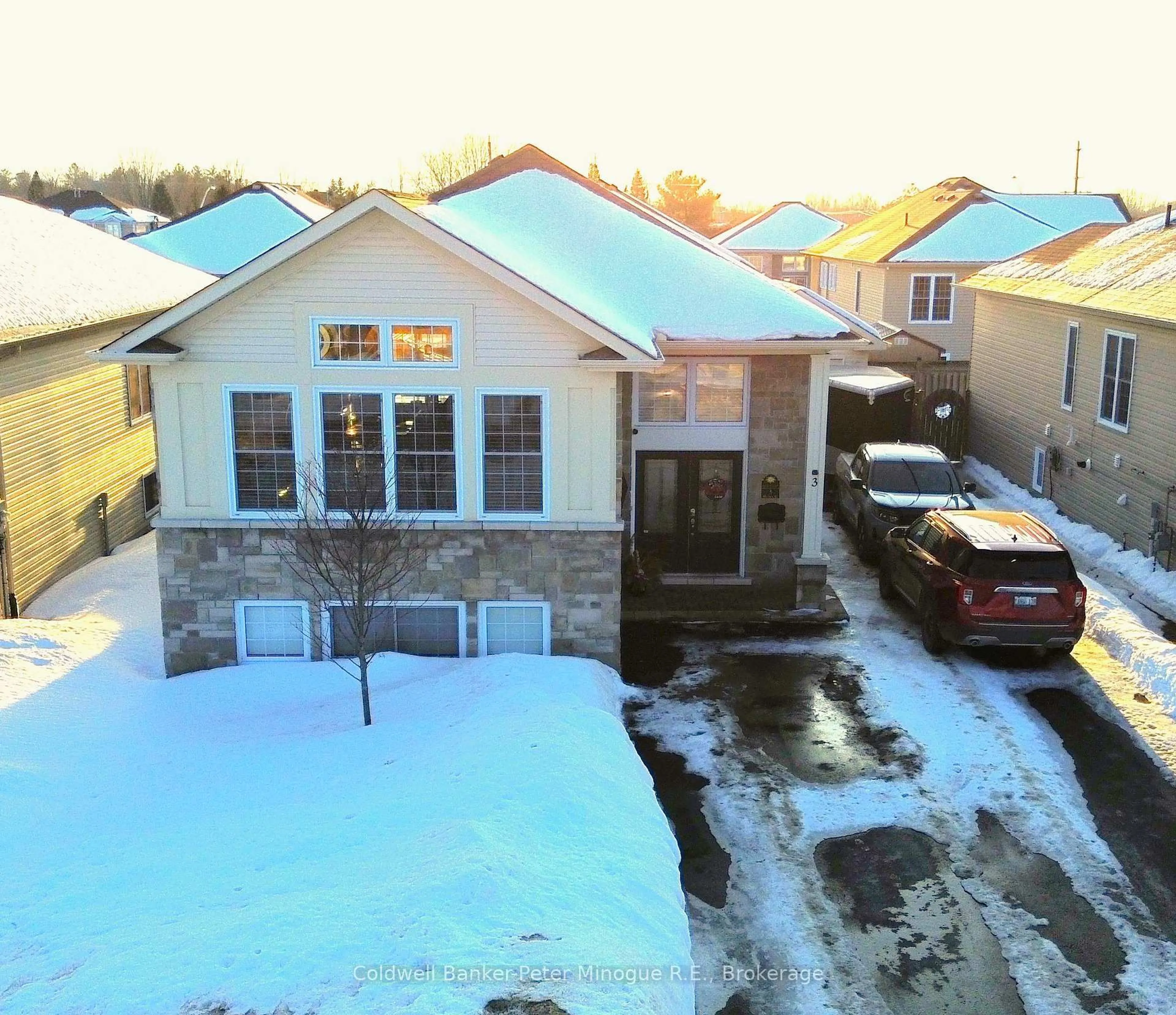 A pic from outside/outdoor area/front of a property/back of a property/a pic from drone, street for 3 Willfred Dr, North Bay Ontario P1A 0G5