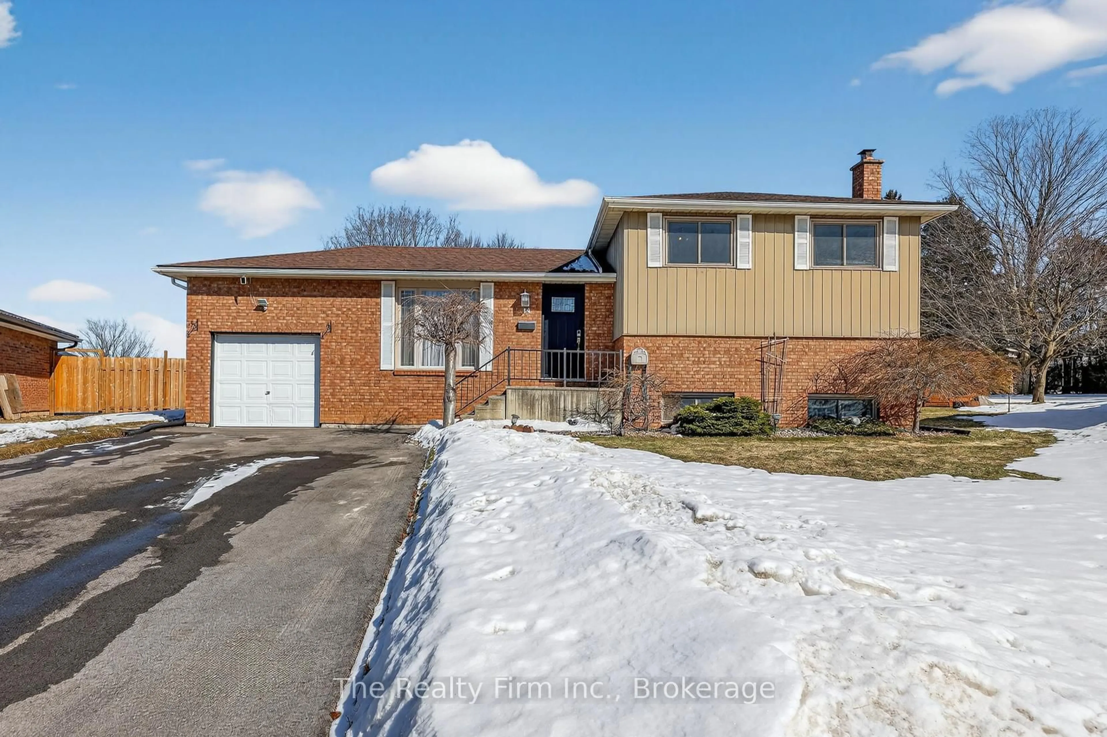 Home with brick exterior material, street for 14 Linden Pl, Ingersoll Ontario N5C 3S7