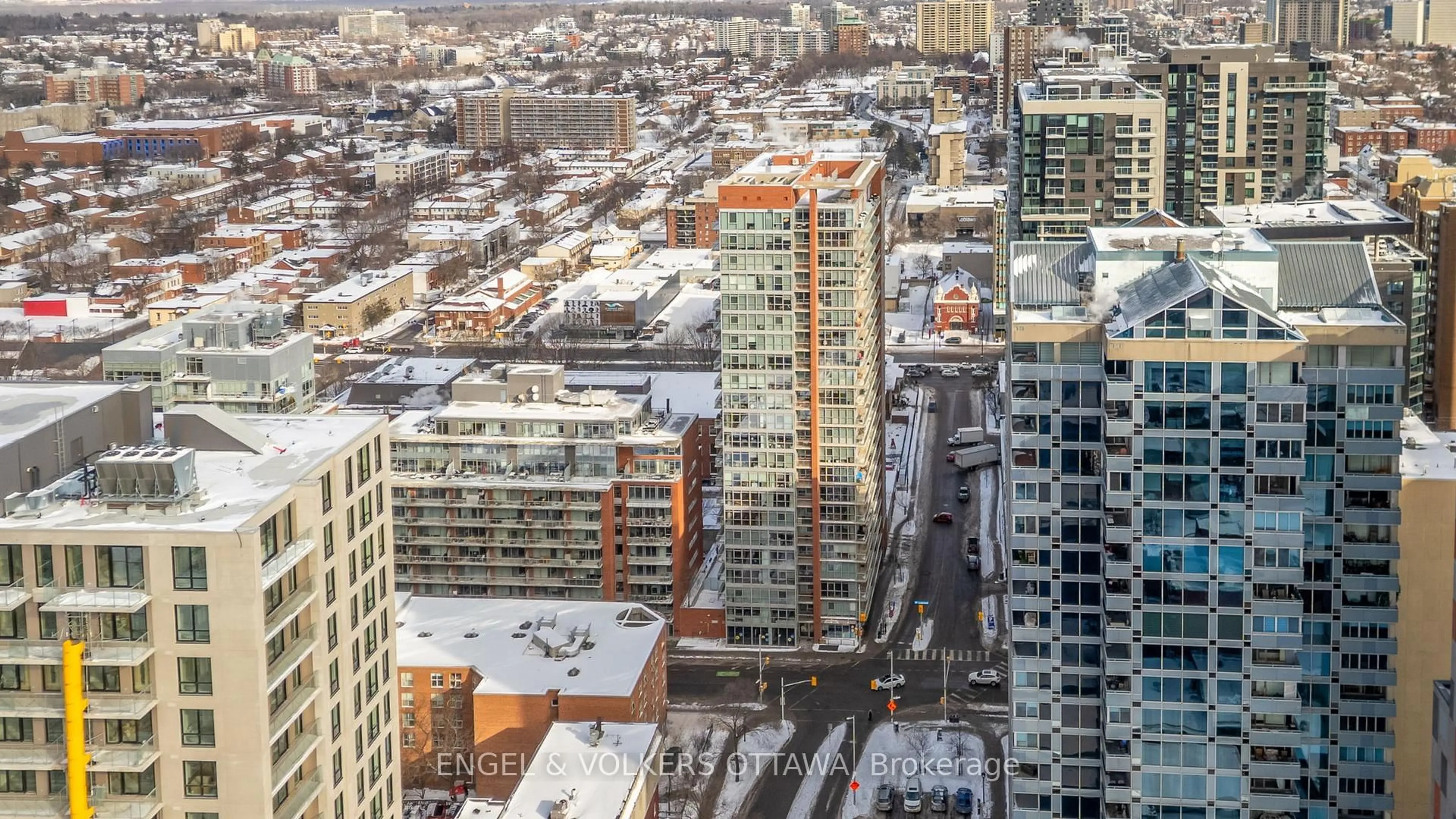 A pic from outside/outdoor area/front of a property/back of a property/a pic from drone, city buildings view from balcony for 179 George St #803, Ottawa Ontario K1N 1J8
