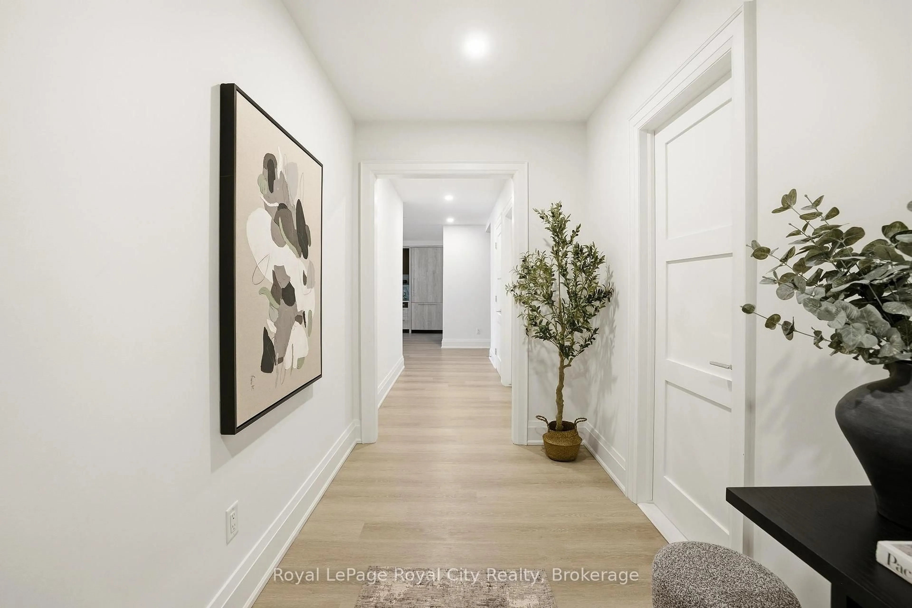 Indoor entryway for 6523 Wellington 7 Rd #211, Centre Wellington Ontario N0B 1S0