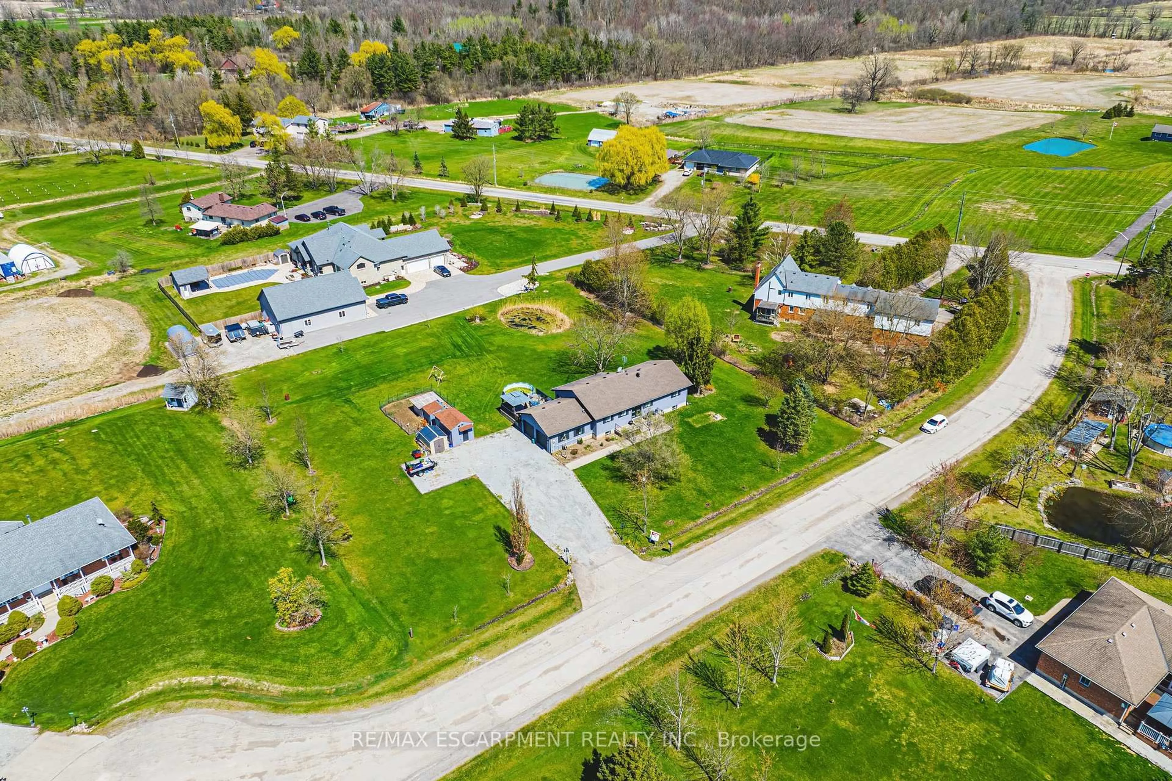 A pic from outside/outdoor area/front of a property/back of a property/a pic from drone, street for 1796 Penny Lane, West Lincoln Ontario L0R 1E0