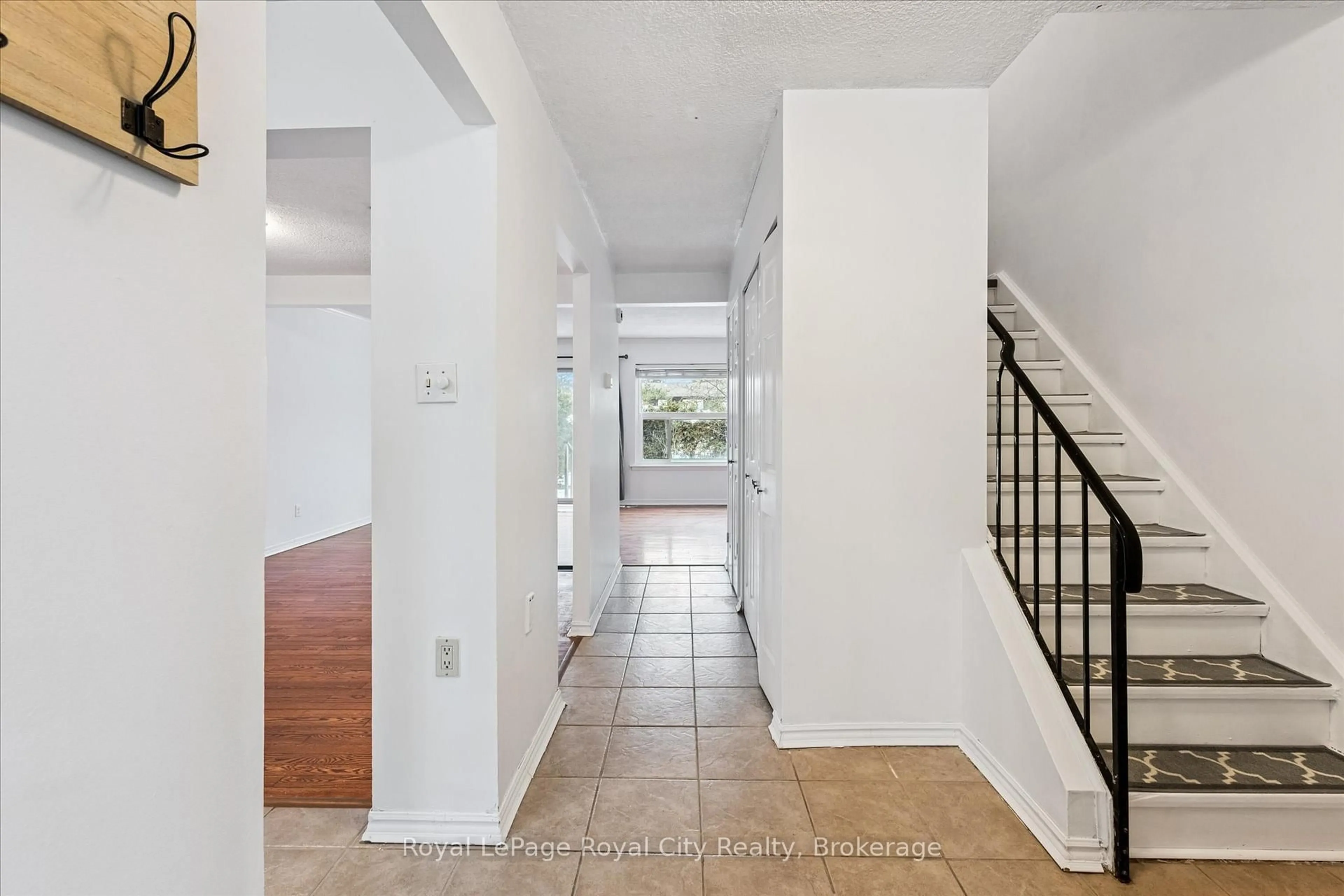 Indoor entryway for 45 Marksam Rd #21, Guelph Ontario N1H 6Y9