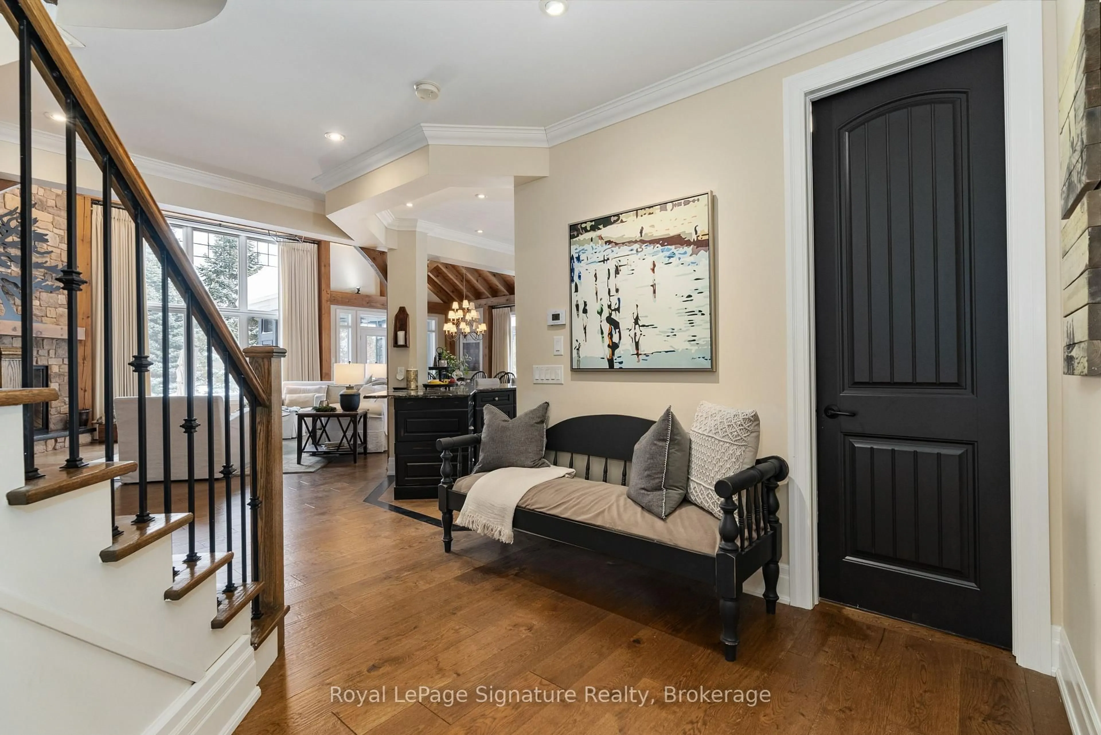 Indoor entryway for 149 East Ridge Dr, Blue Mountains Ontario N0H 2P0