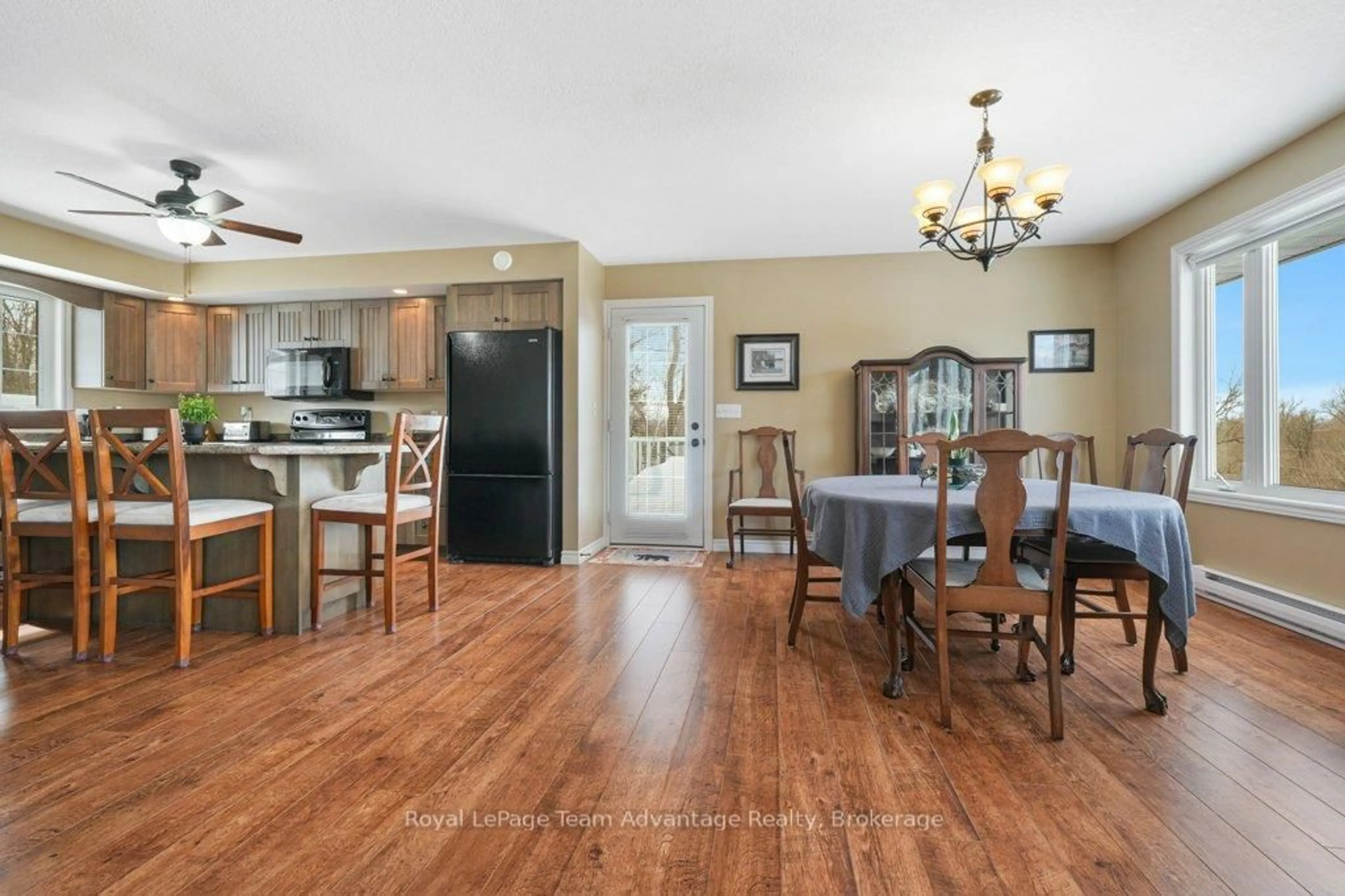 Open concept kitchen, unknown for 520 Star Lake Rd, Seguin Ontario P2A 1J0