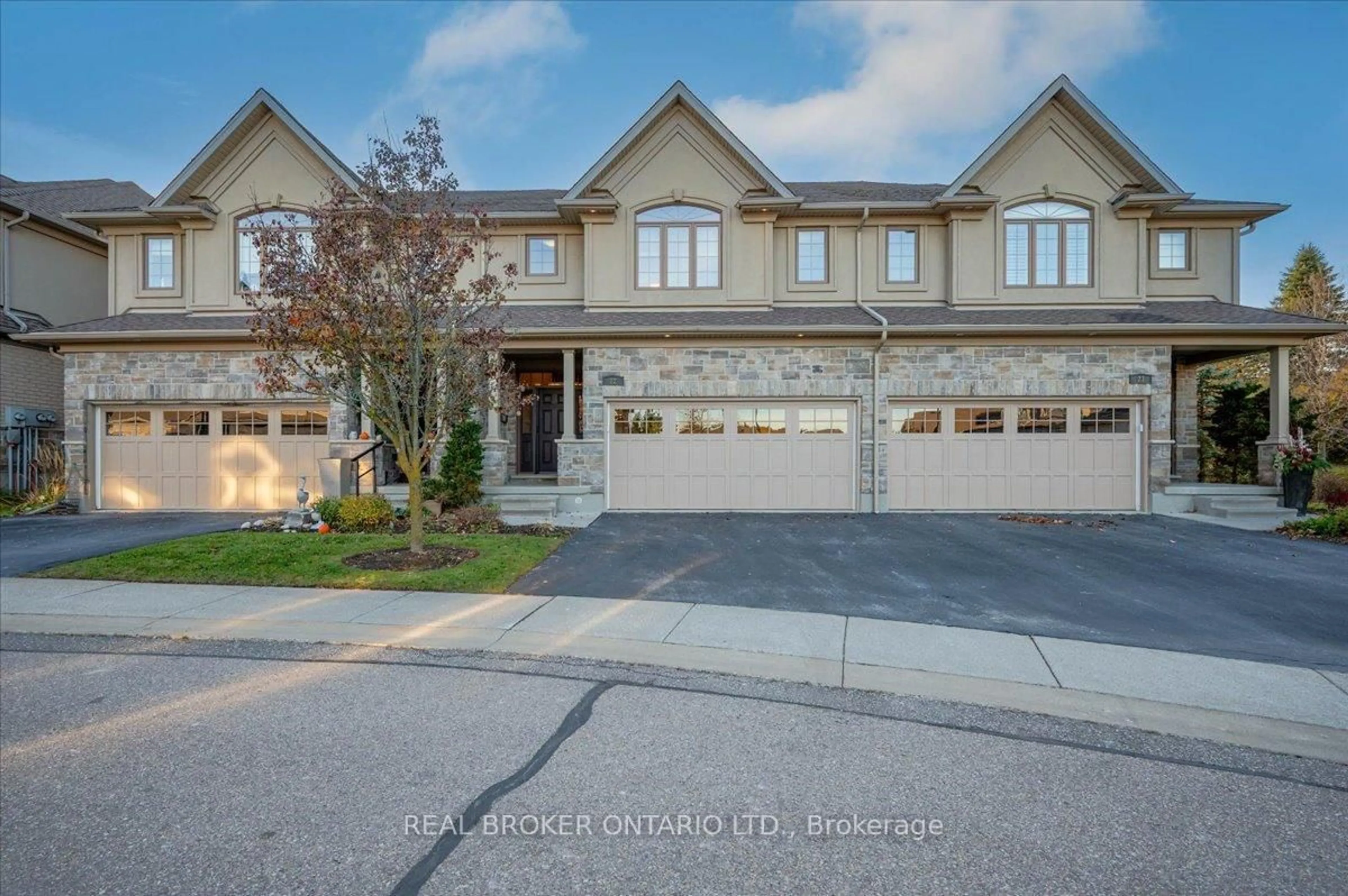 Home with brick exterior material, street for 435 Winchester Dr #22, Waterloo Ontario N2T 0B7