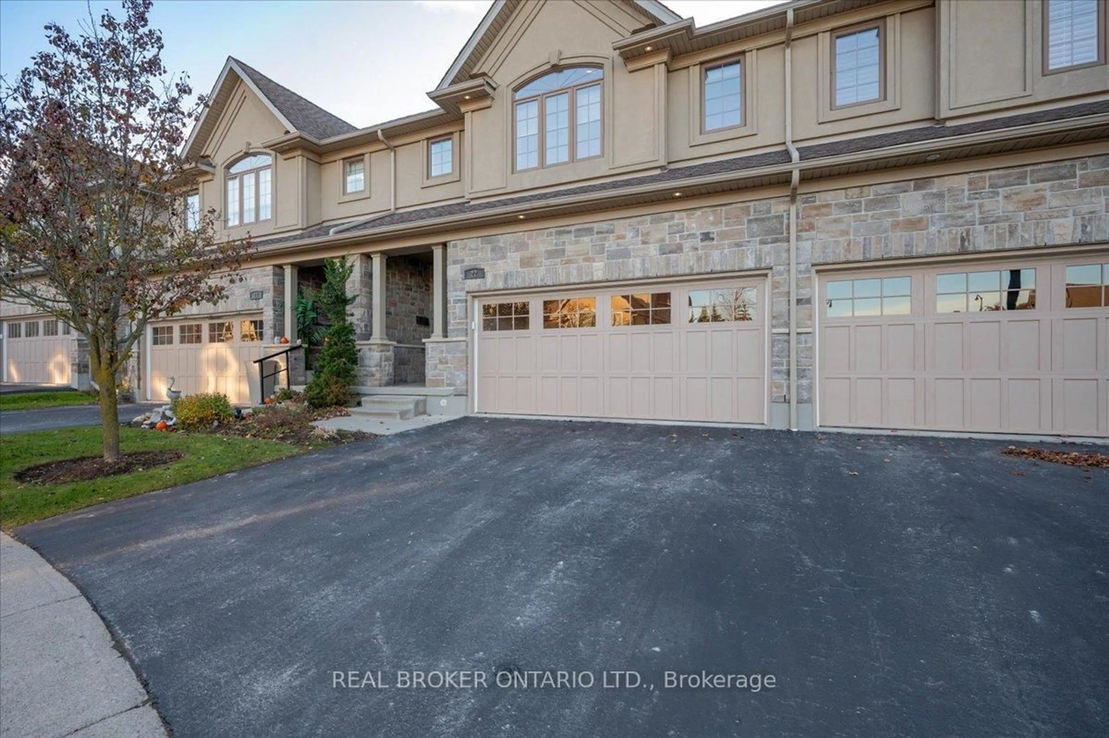 Home with brick exterior material, street for 435 Winchester Dr #22, Waterloo Ontario N2T 0B7