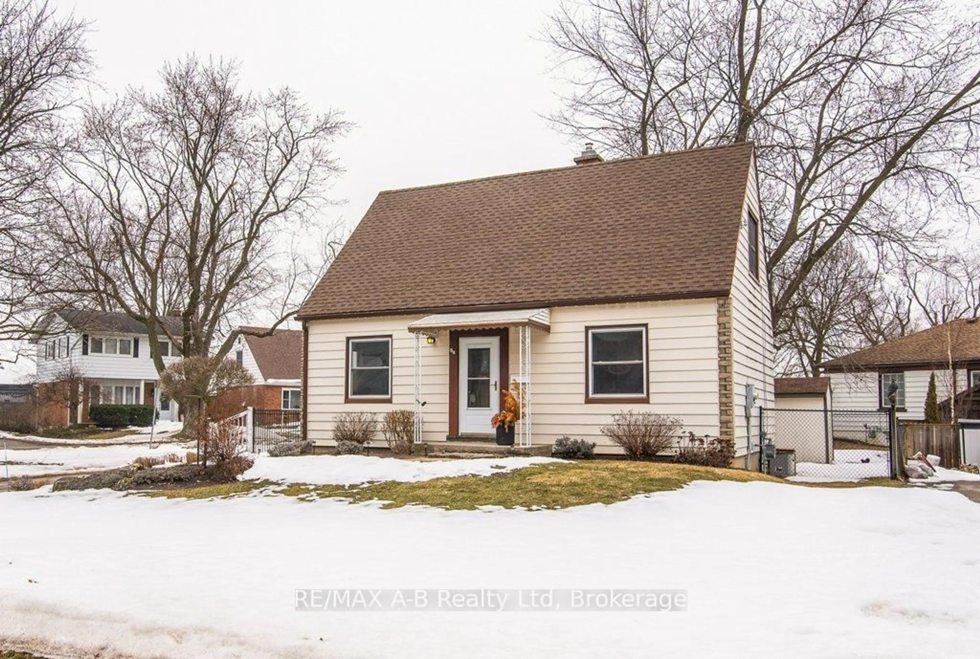 Home with vinyl exterior material, street for 54 Glastonbury Dr, Stratford Ontario N5A 6B4