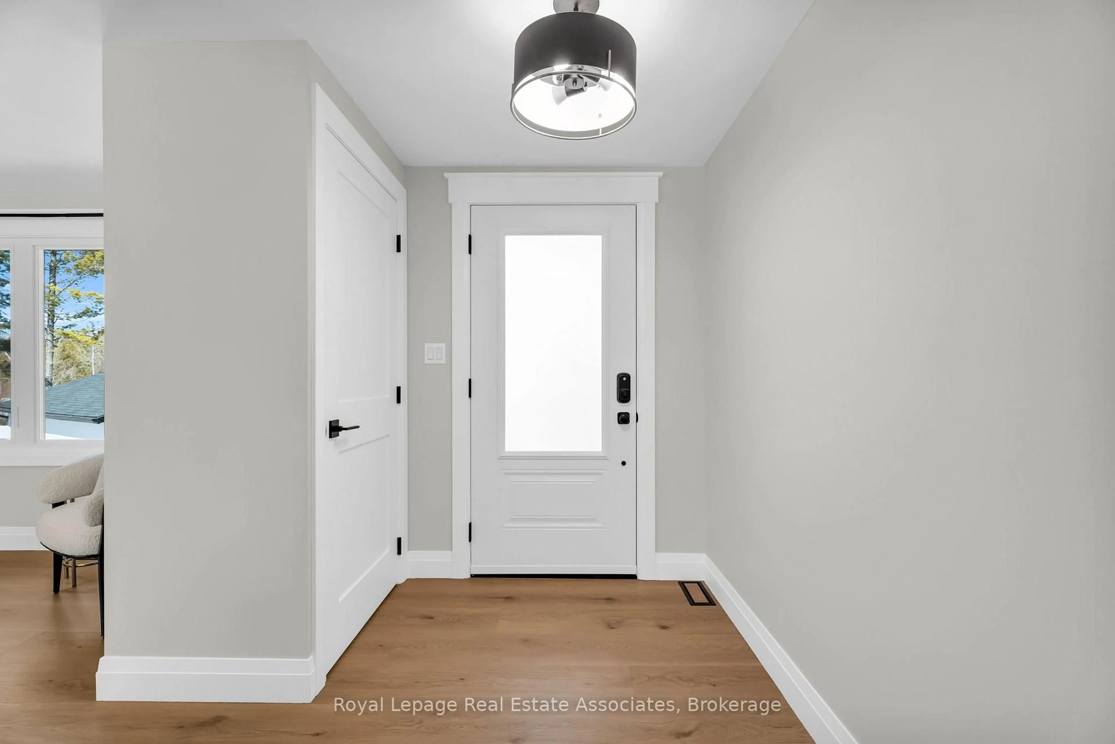 Indoor entryway for 475352 County Road 11, Amaranth Ontario L9V 1L1