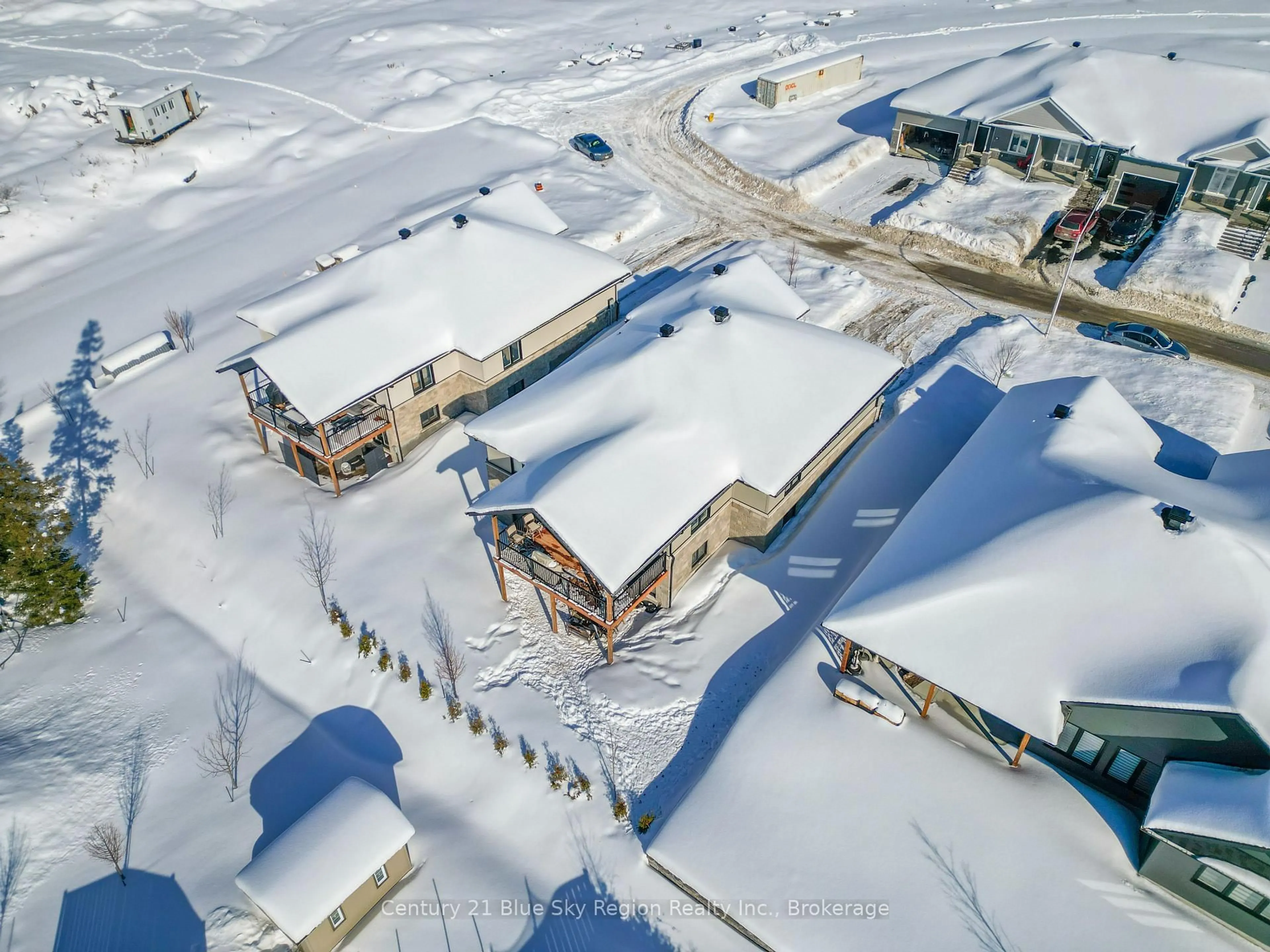 A pic from outside/outdoor area/front of a property/back of a property/a pic from drone, building for 37 Silver Maple Lane, North Bay Ontario P1C 0B5