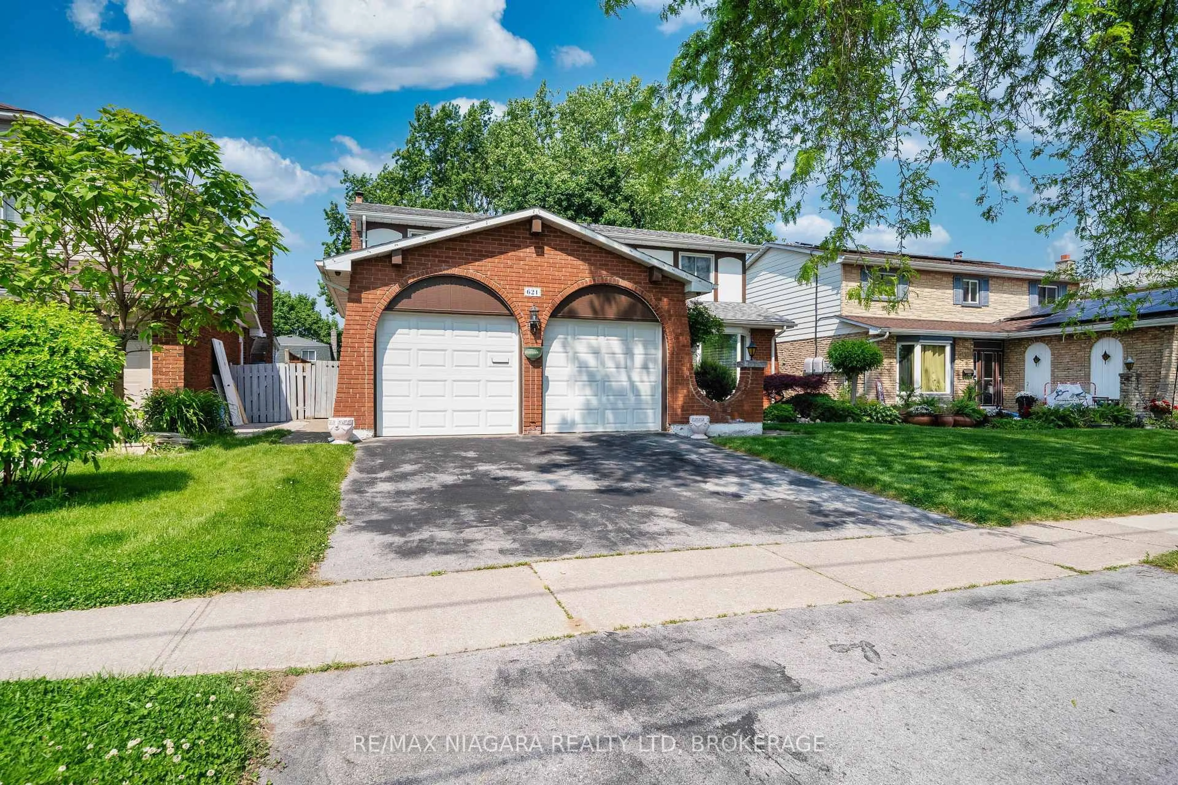 Unknown for 621 Lake St, St. Catharines Ontario L2N 6H4