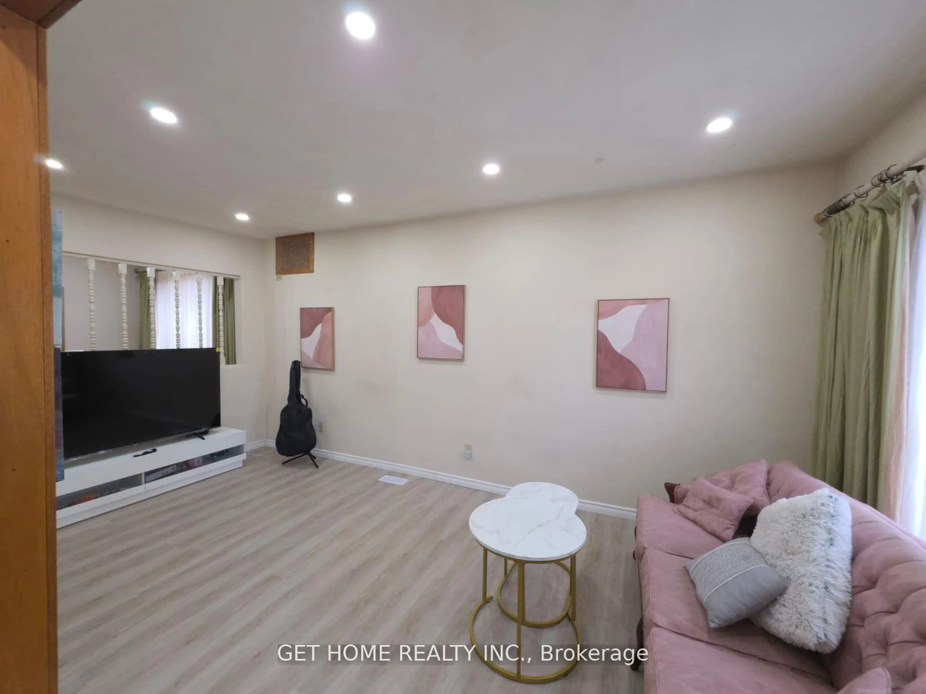 A pic of a room for 30 Emilie St, Brant Ontario N3S 1S4