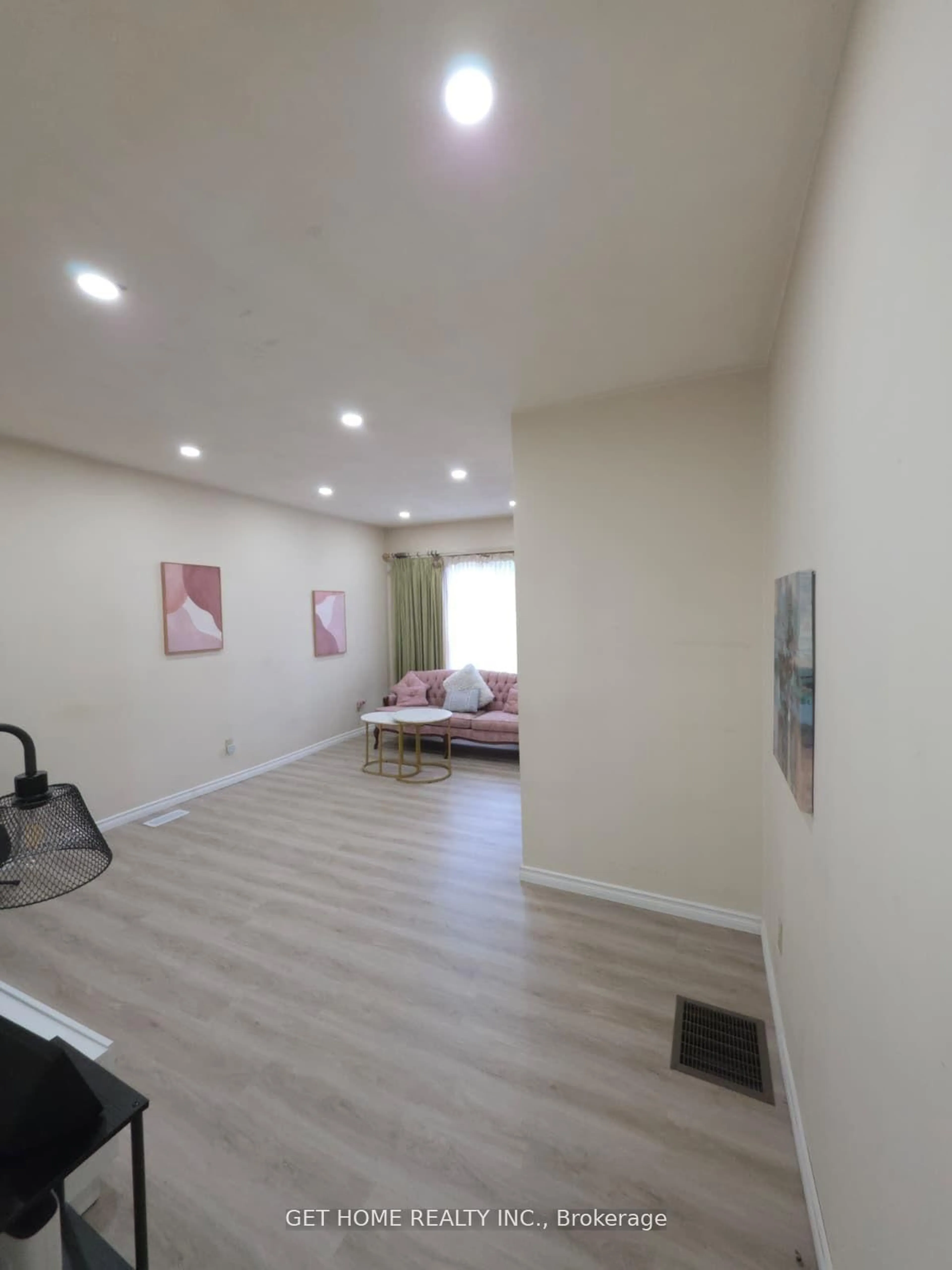 A pic of a room for 30 Emilie St, Brant Ontario N3S 1S4