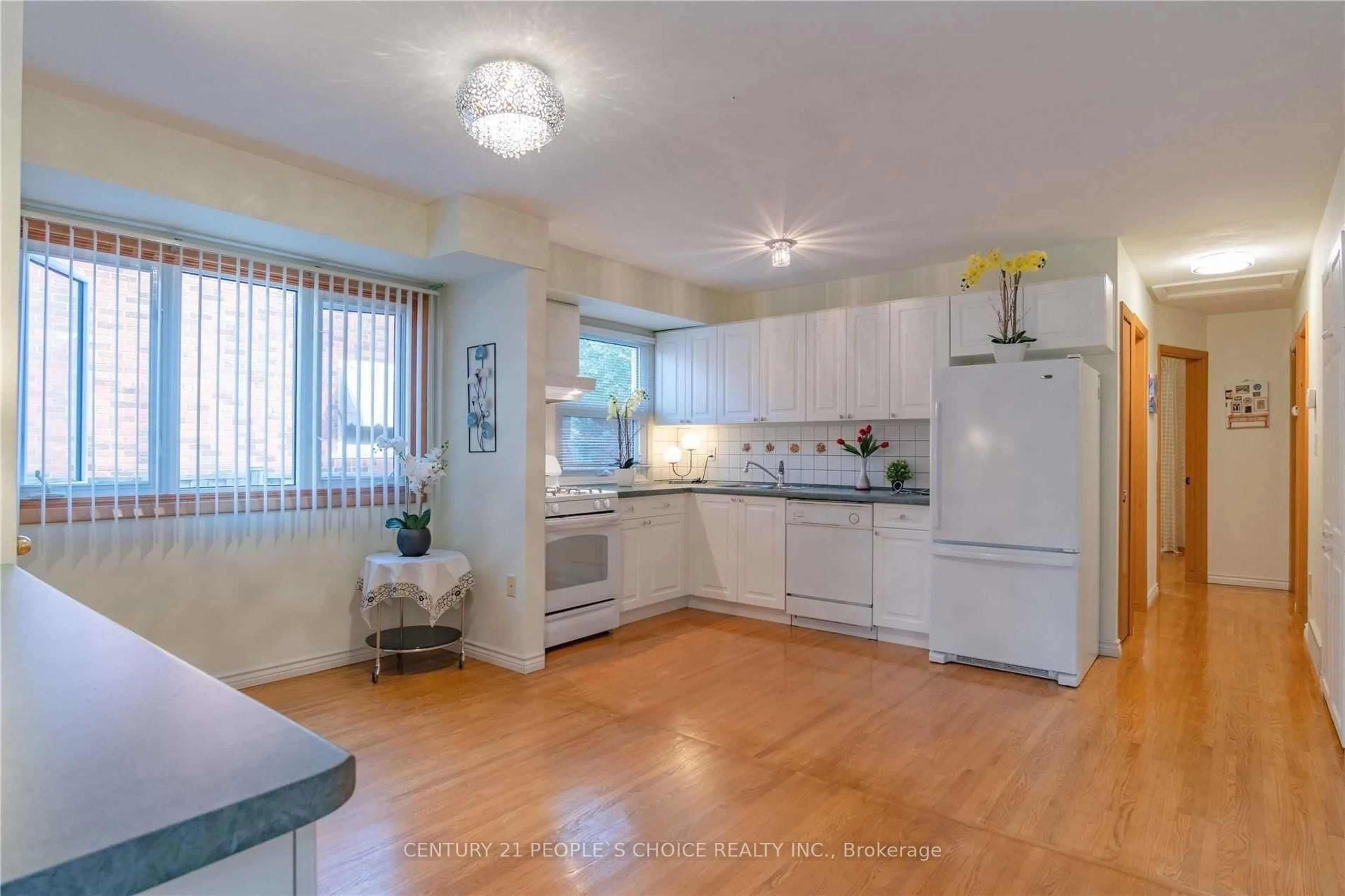 Open concept kitchen, unknown for 25 Darlington Dr, Hamilton Ontario L9C 2L8