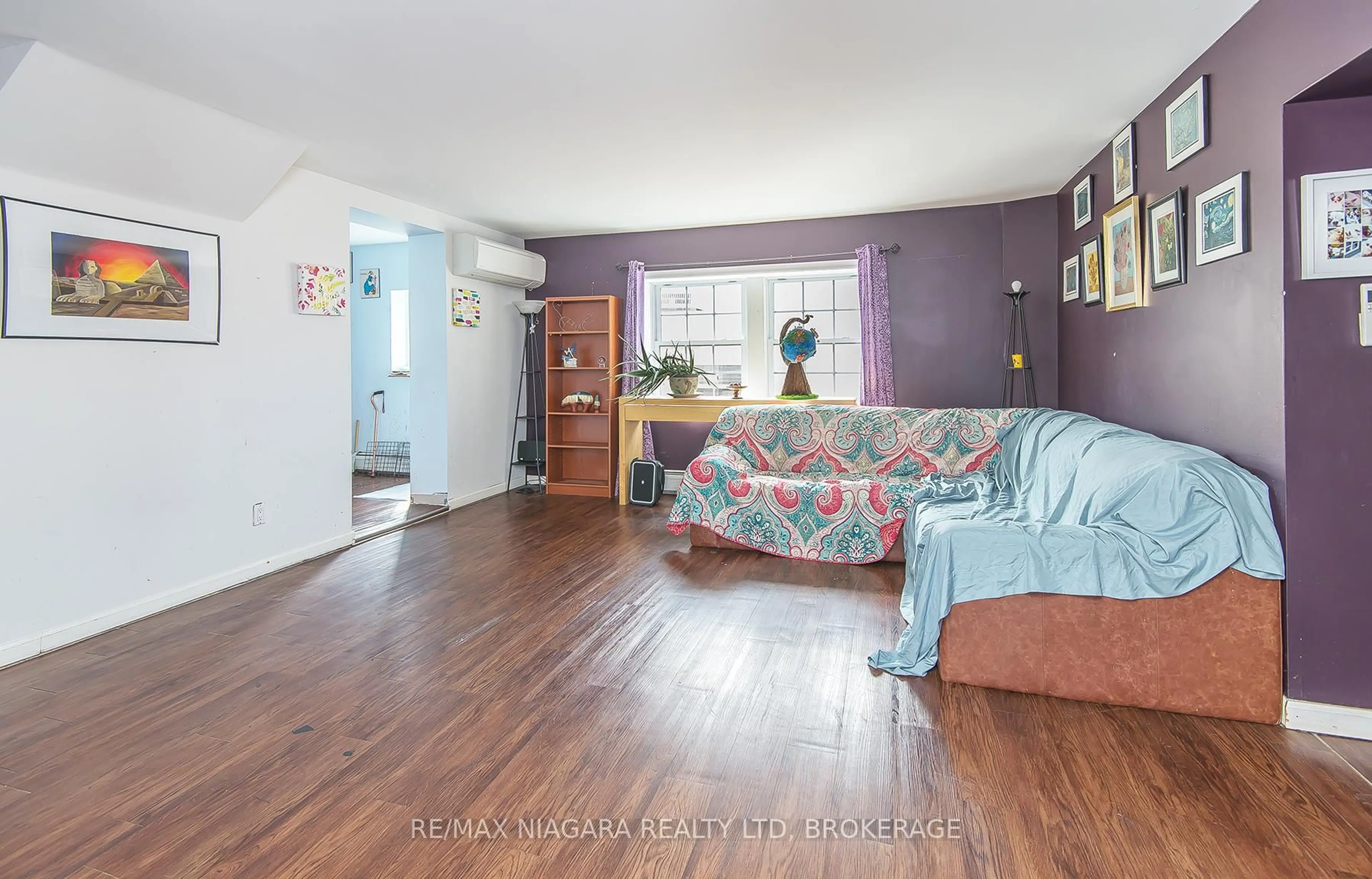 Living room with furniture, unknown for 98 Chippawa Rd, Port Colborne Ontario L3K 1T5