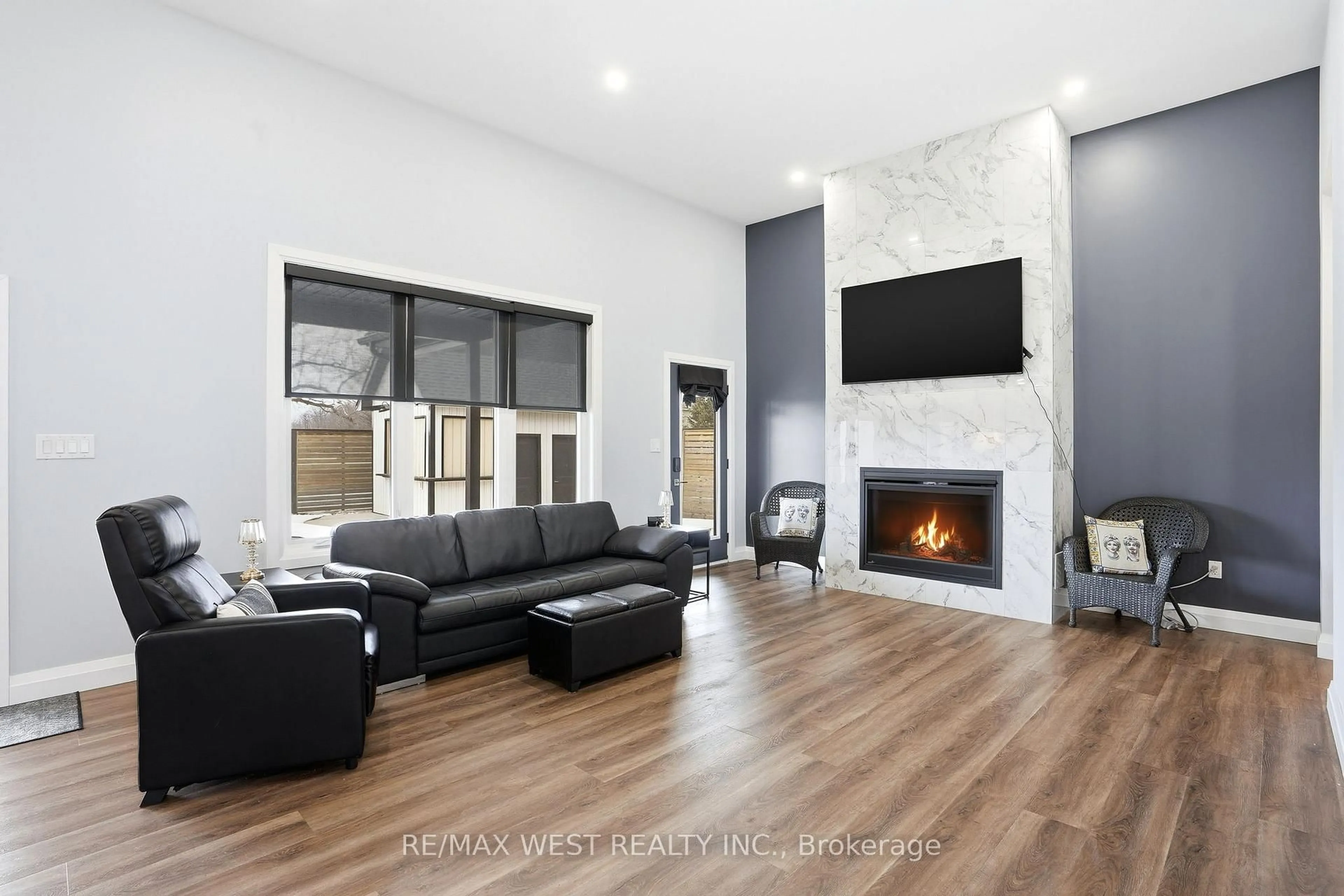 Living room with furniture, unknown for 480 Pleasant Beach Rd, Port Colborne Ontario L0S 1R0