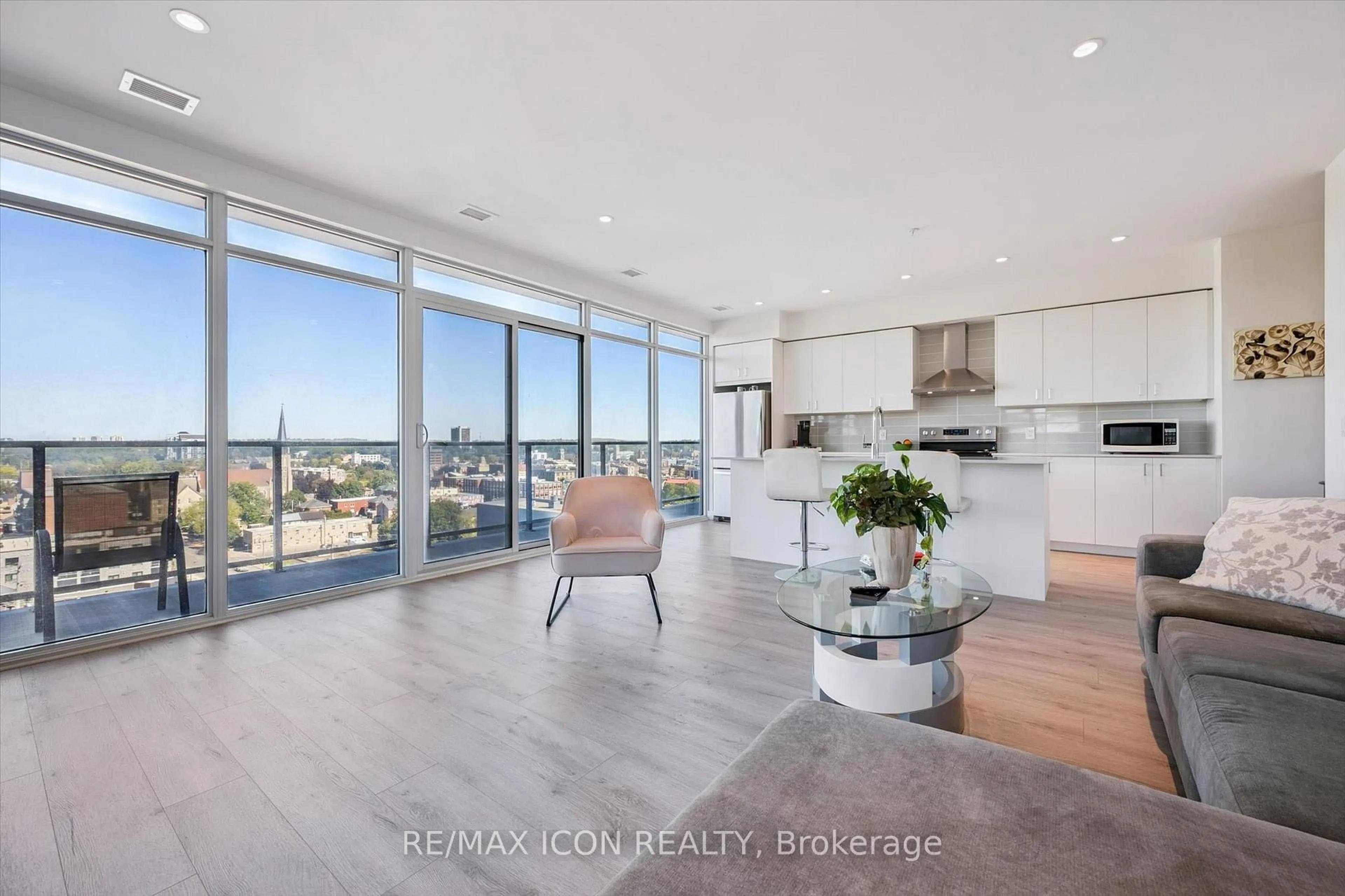 Unknown for 15 Glebe St #902, Cambridge Ontario N1S 0C3