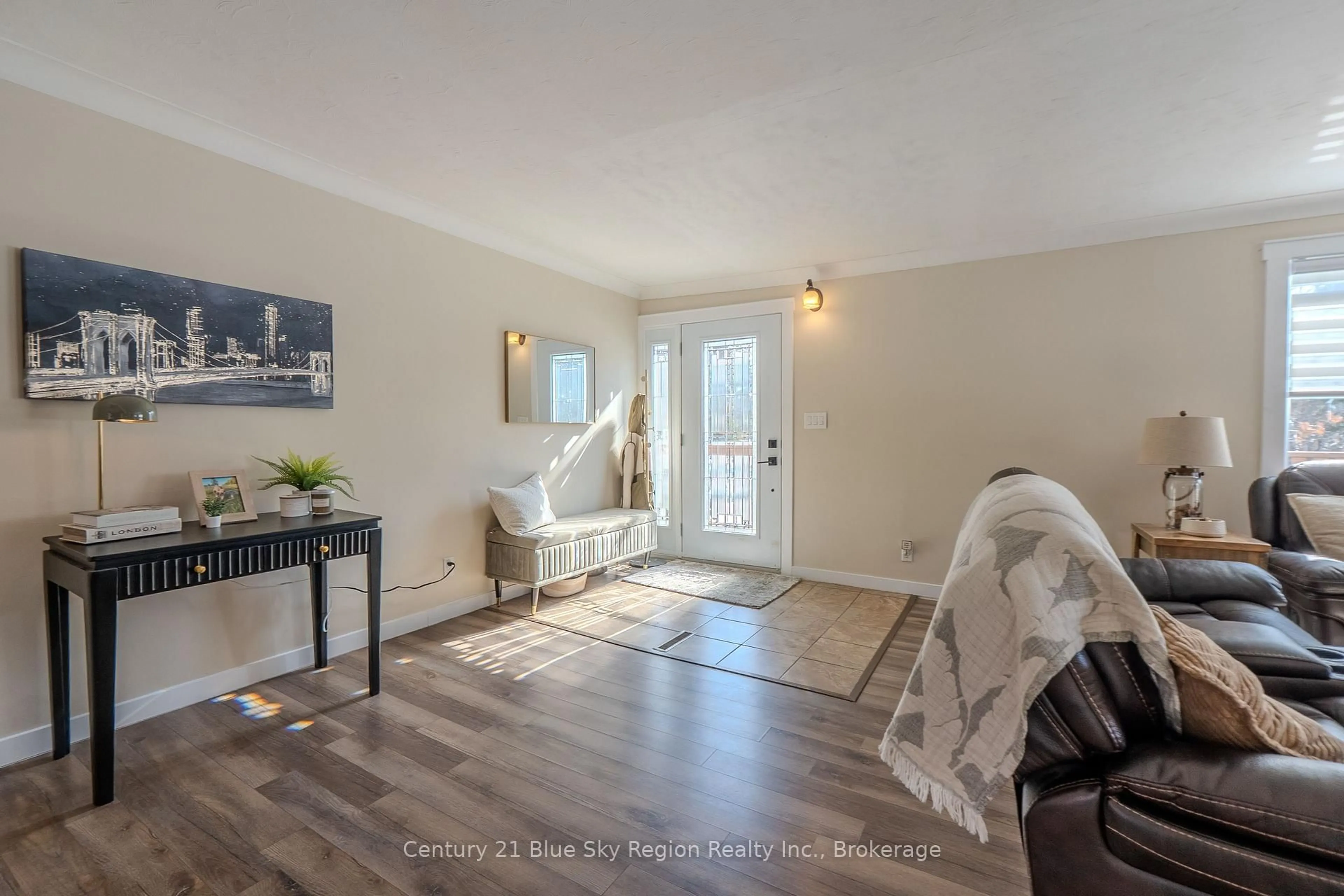 Indoor entryway for 278 Tower Dr, North Bay Ontario P1B 8G2