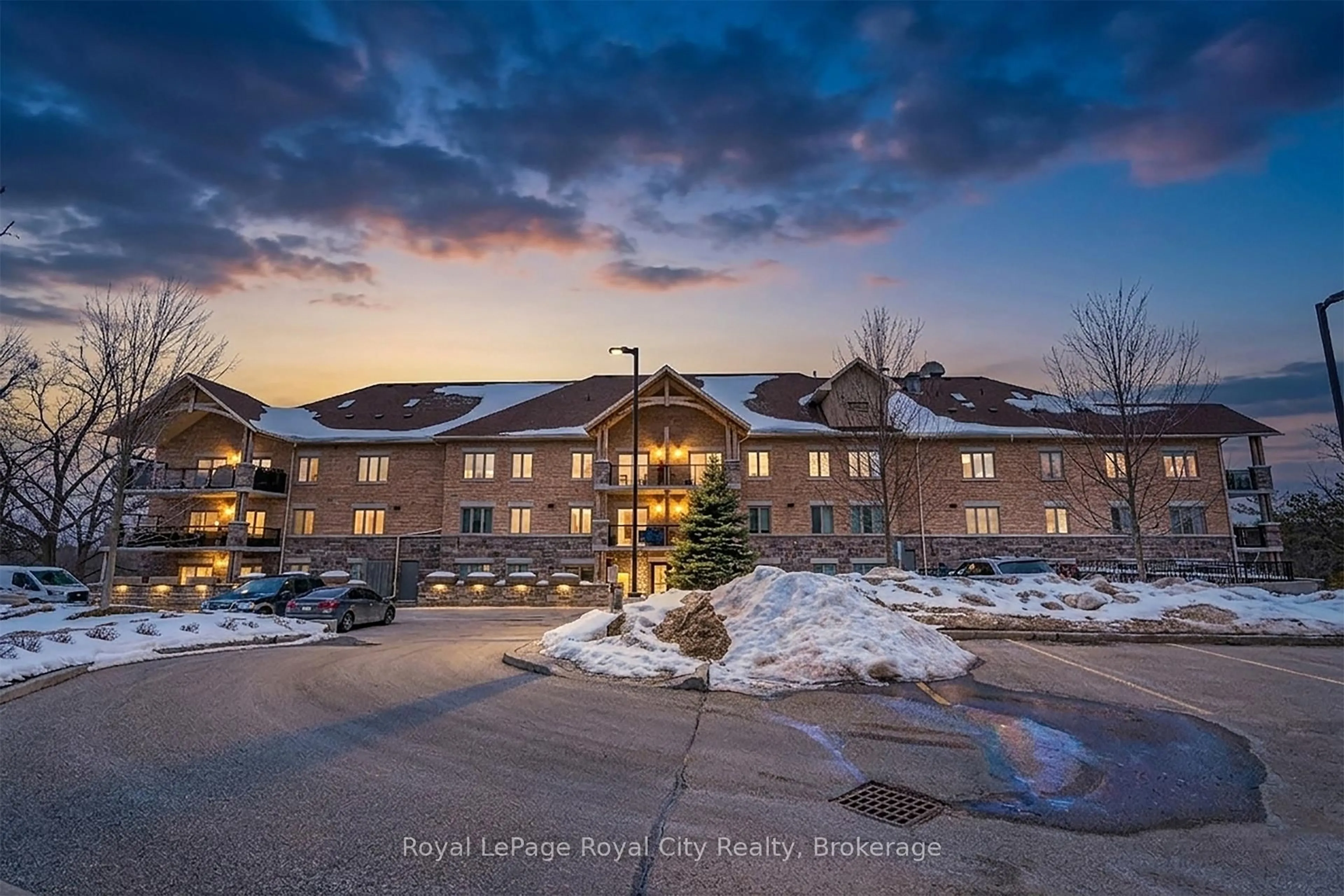 Unknown for 19 Stumpf St #106, Centre Wellington Ontario N0B 1S0