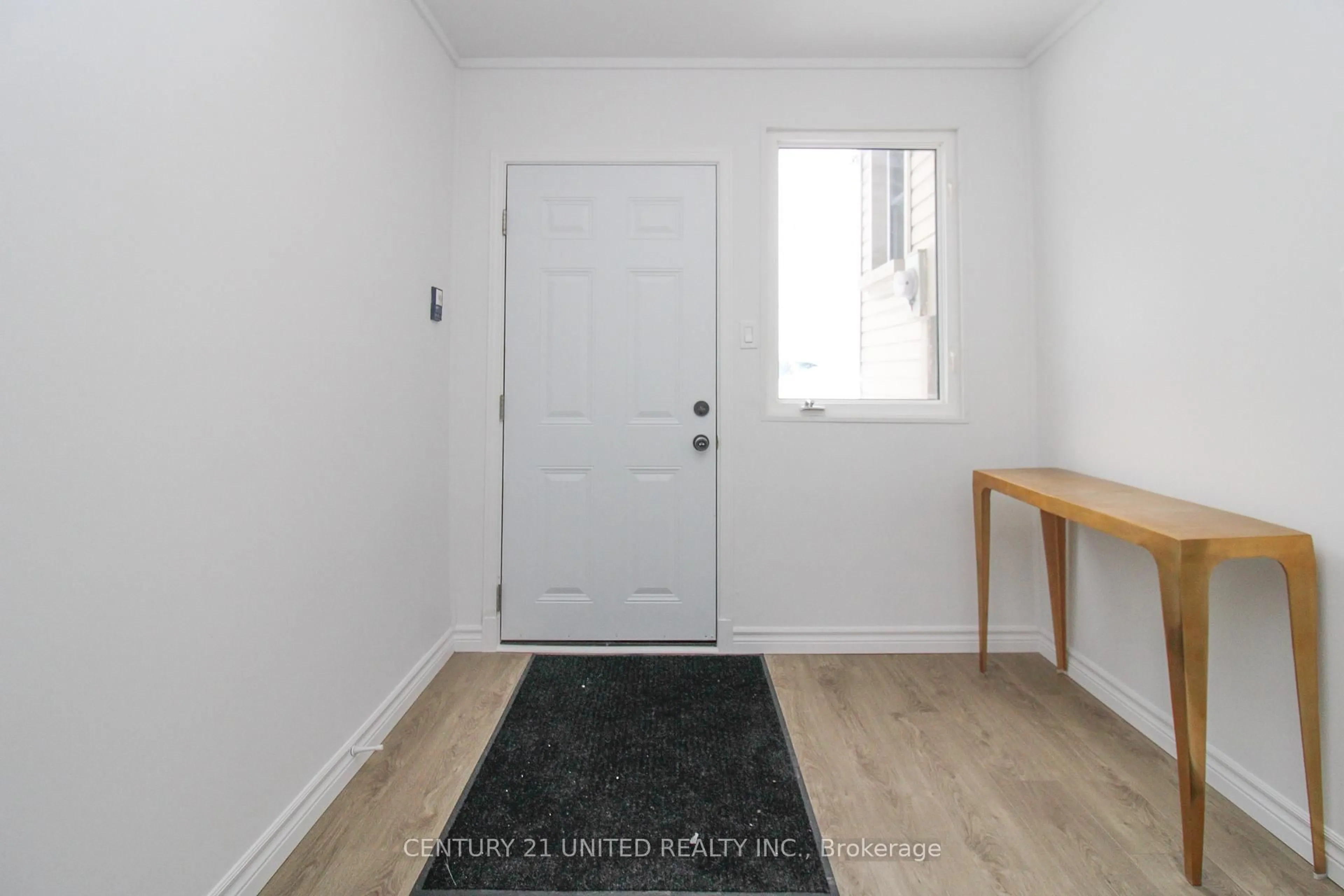 Indoor entryway for 3017 Lakefield Rd, Selwyn Ontario K9J 6X5