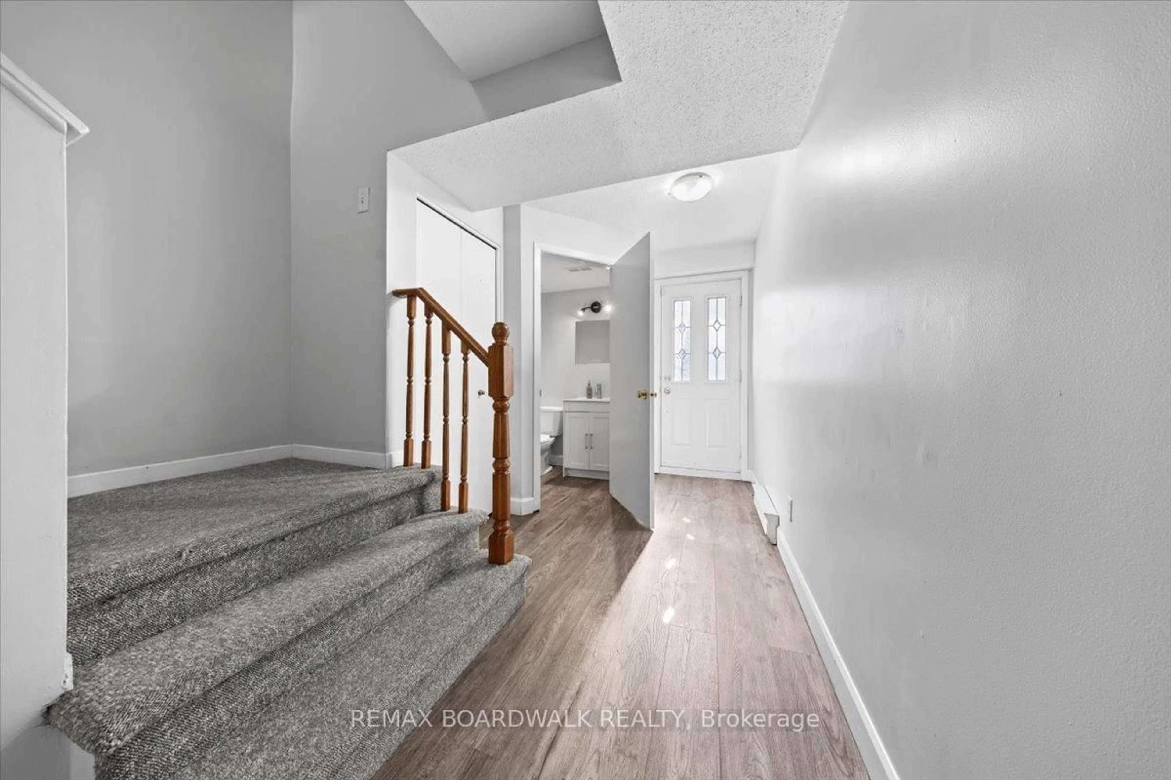 Unknown for 1513 Thurlow St, Orleans Ontario K4A 2K9