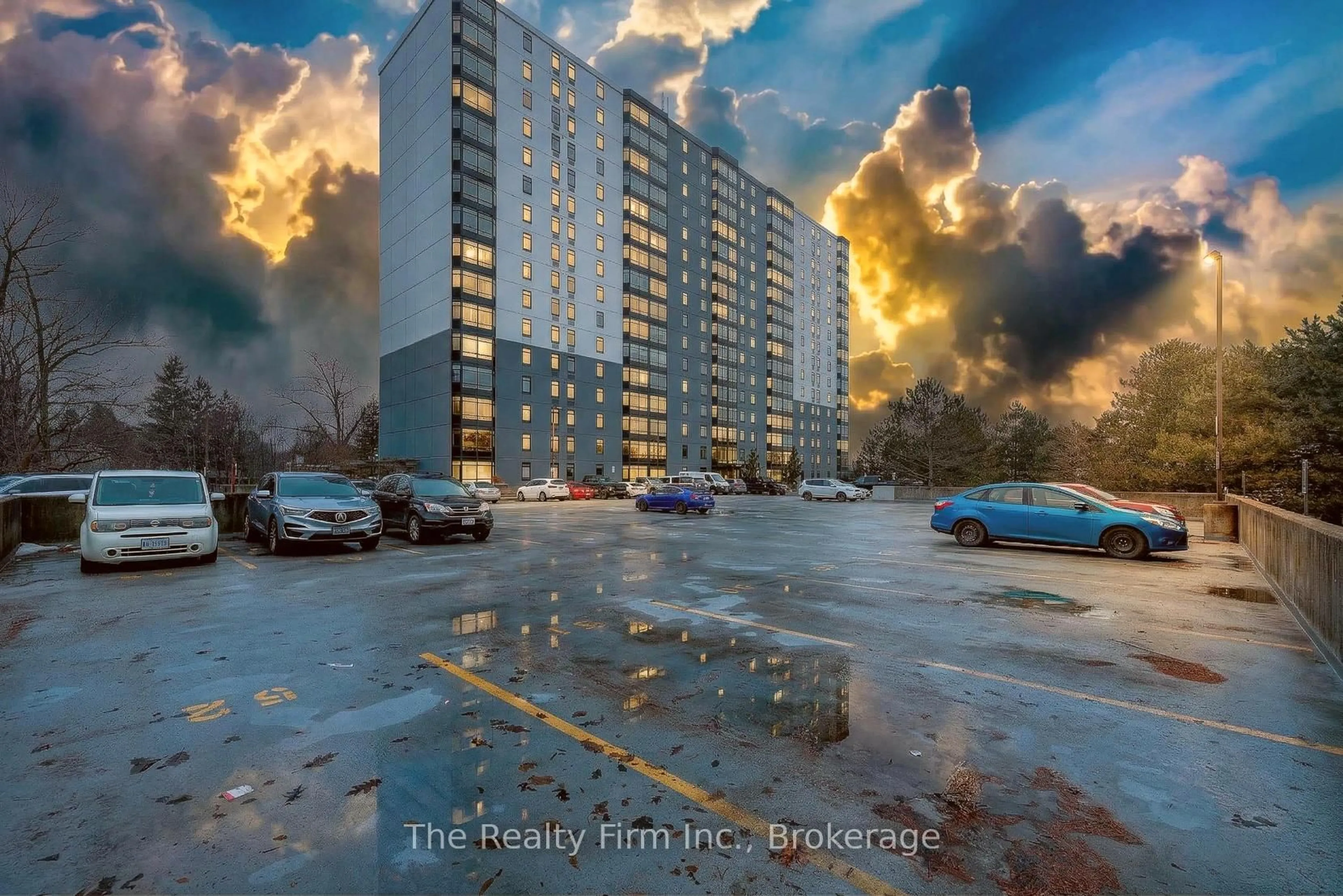 Blurry image for 45 Pond Mills Rd #1515, London South Ontario N5Z 4W5