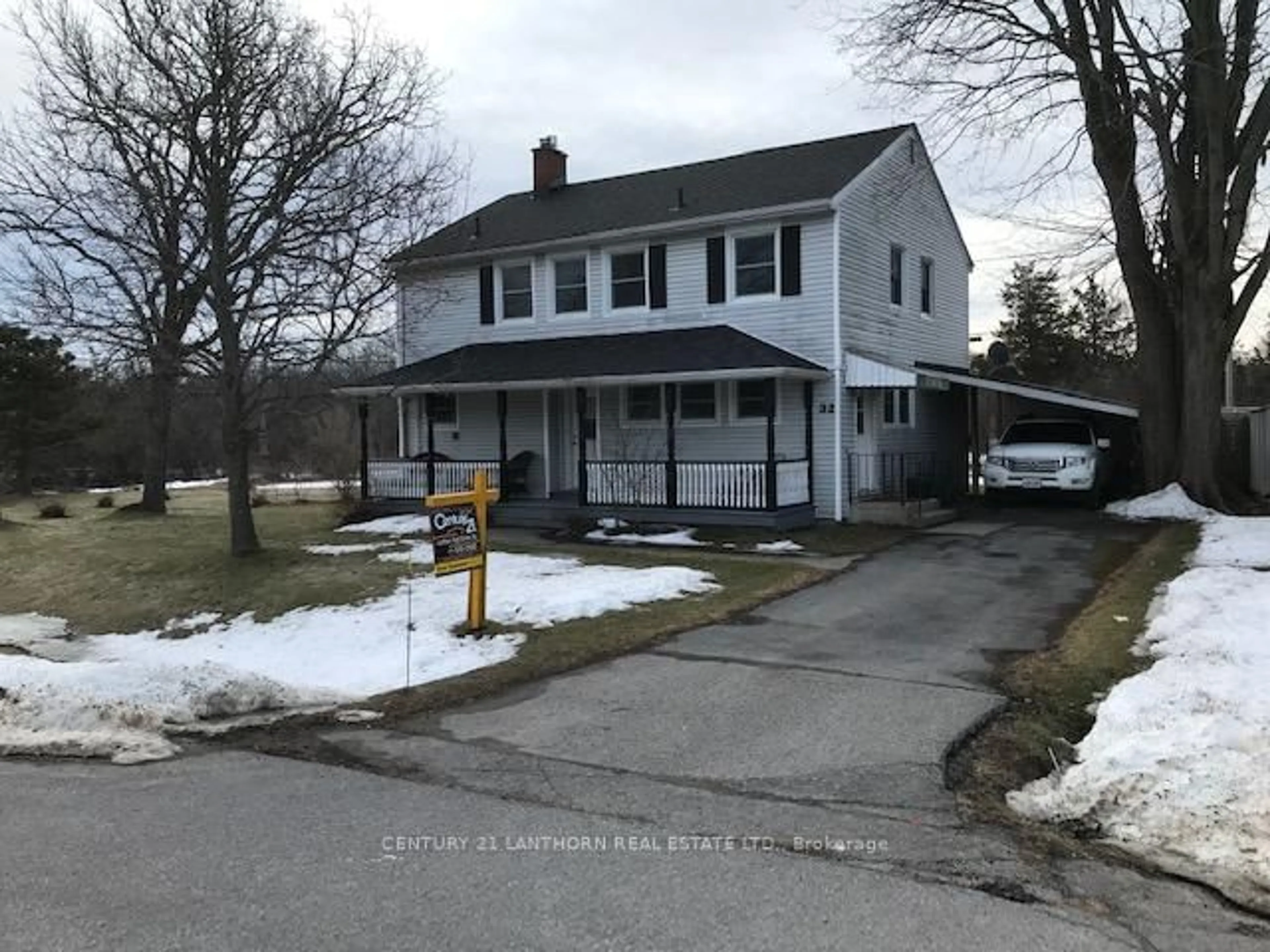 A pic from outside/outdoor area/front of a property/back of a property/a pic from drone, street for 32 Ortona Circ, Prince Edward County Ontario K0K 2T0