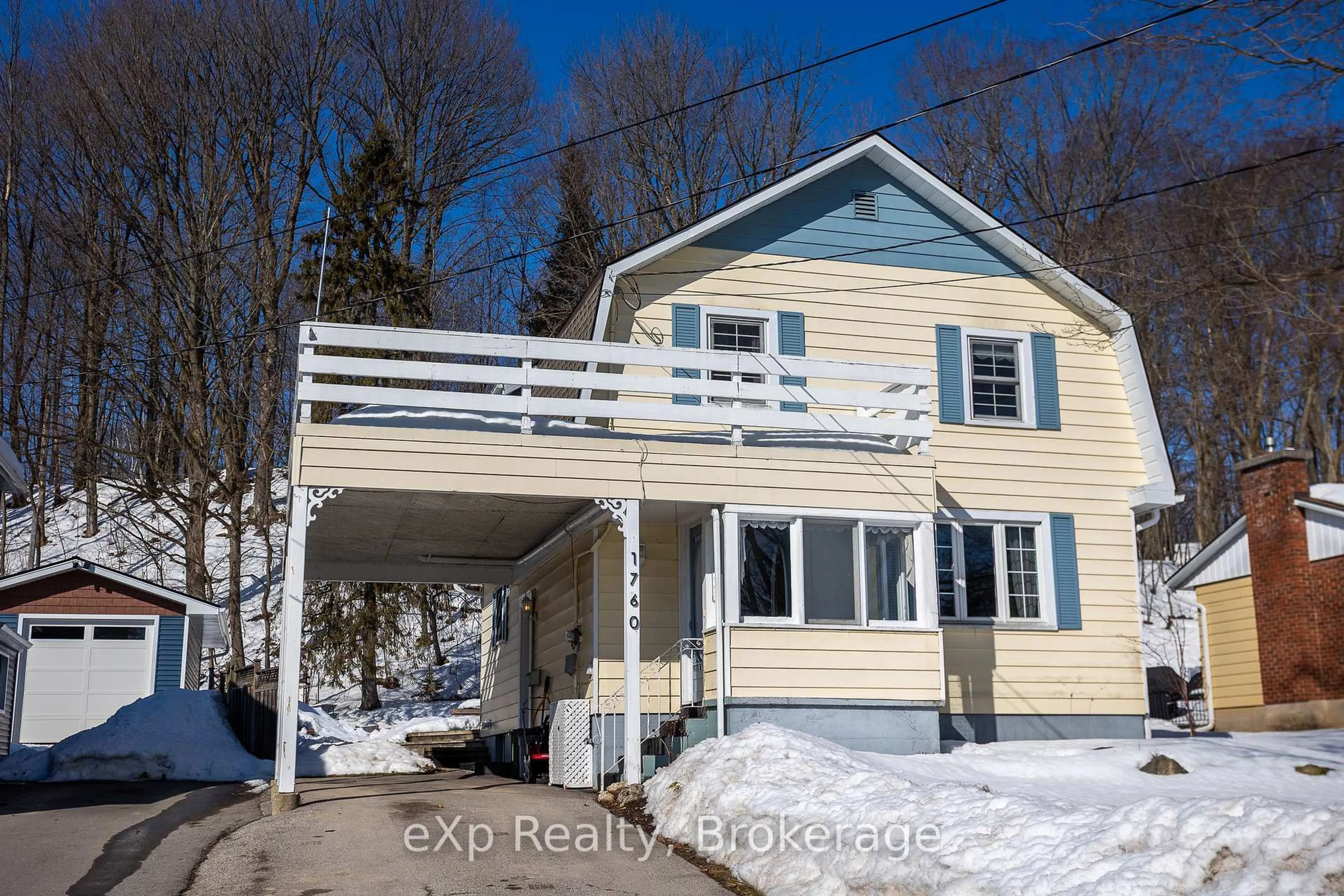 A pic from outside/outdoor area/front of a property/back of a property/a pic from drone, street for 1760 5th Ave, Owen Sound Ontario N4K 5B8