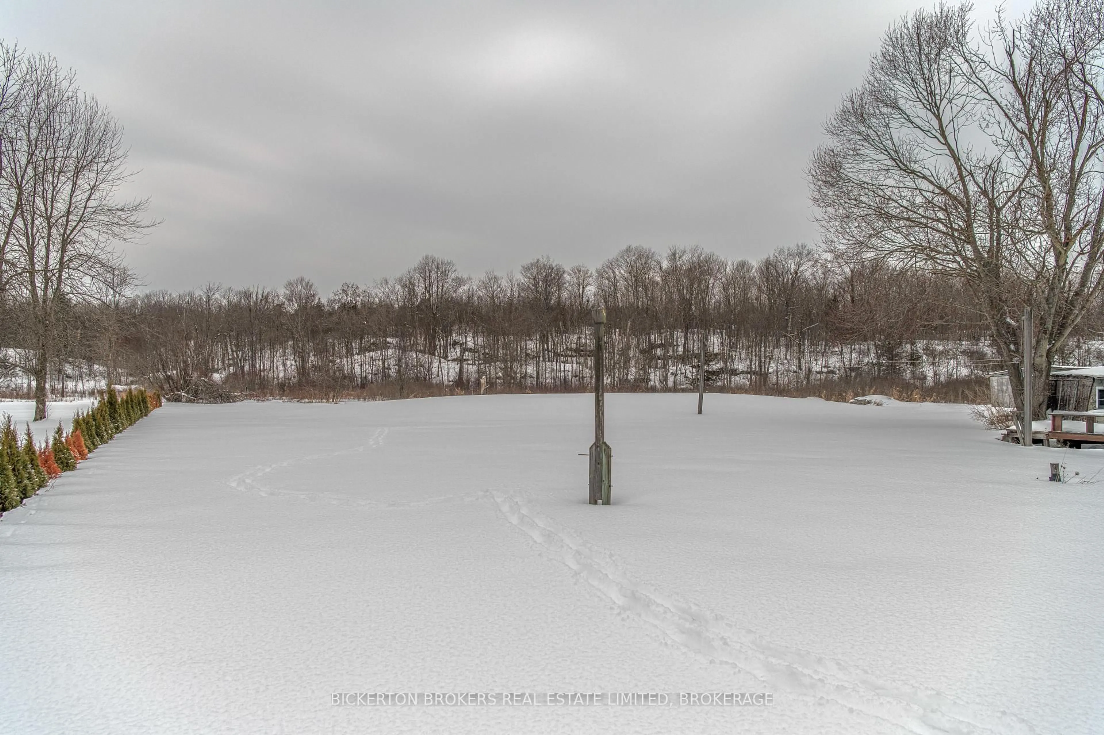 Blurry image for 798 Russell Rd, Front of Leeds & Seeleys Bay Ontario K0E 1L0