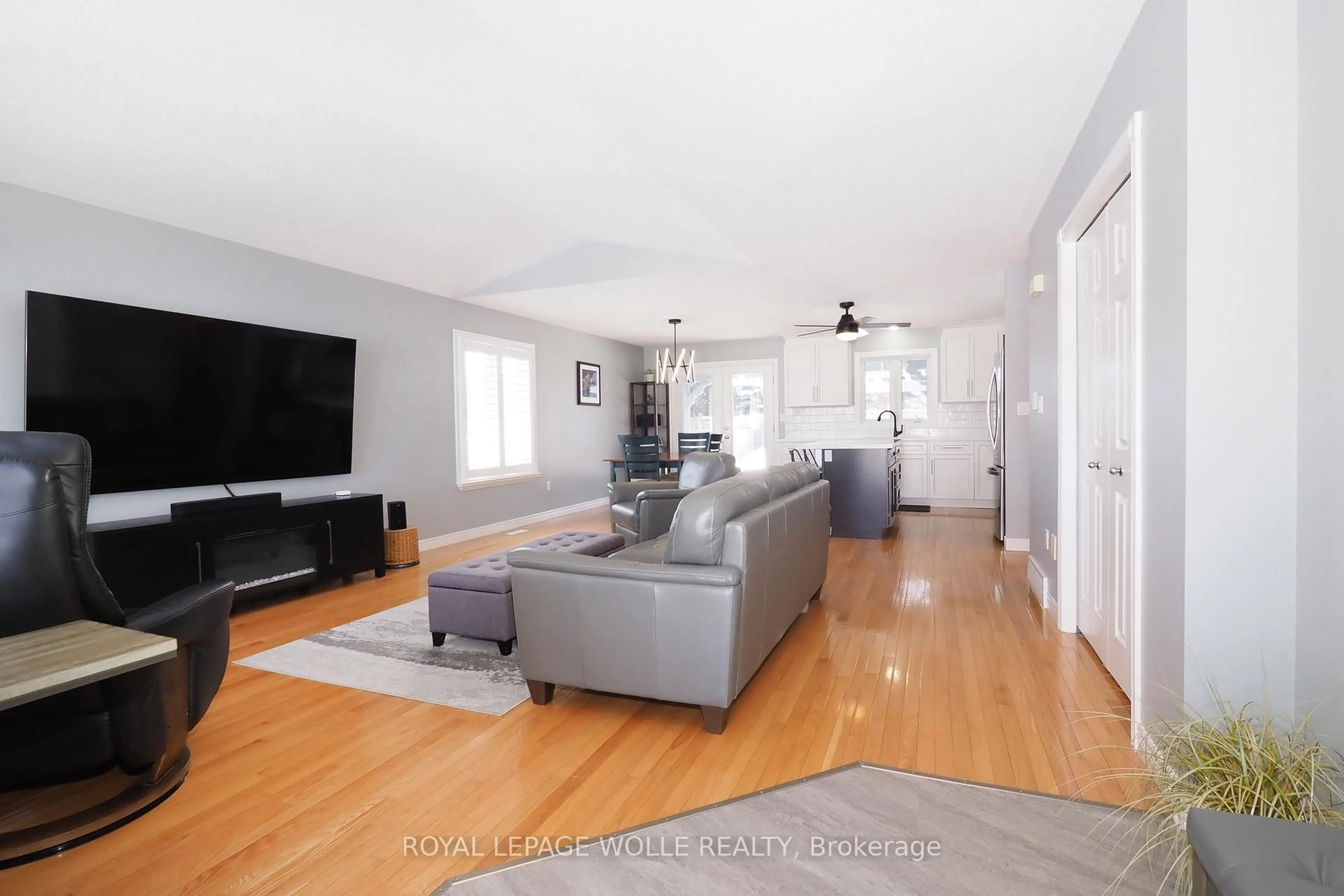 Living room with furniture, unknown for 21 Moore St, Stratford Ontario N4Z 1J4