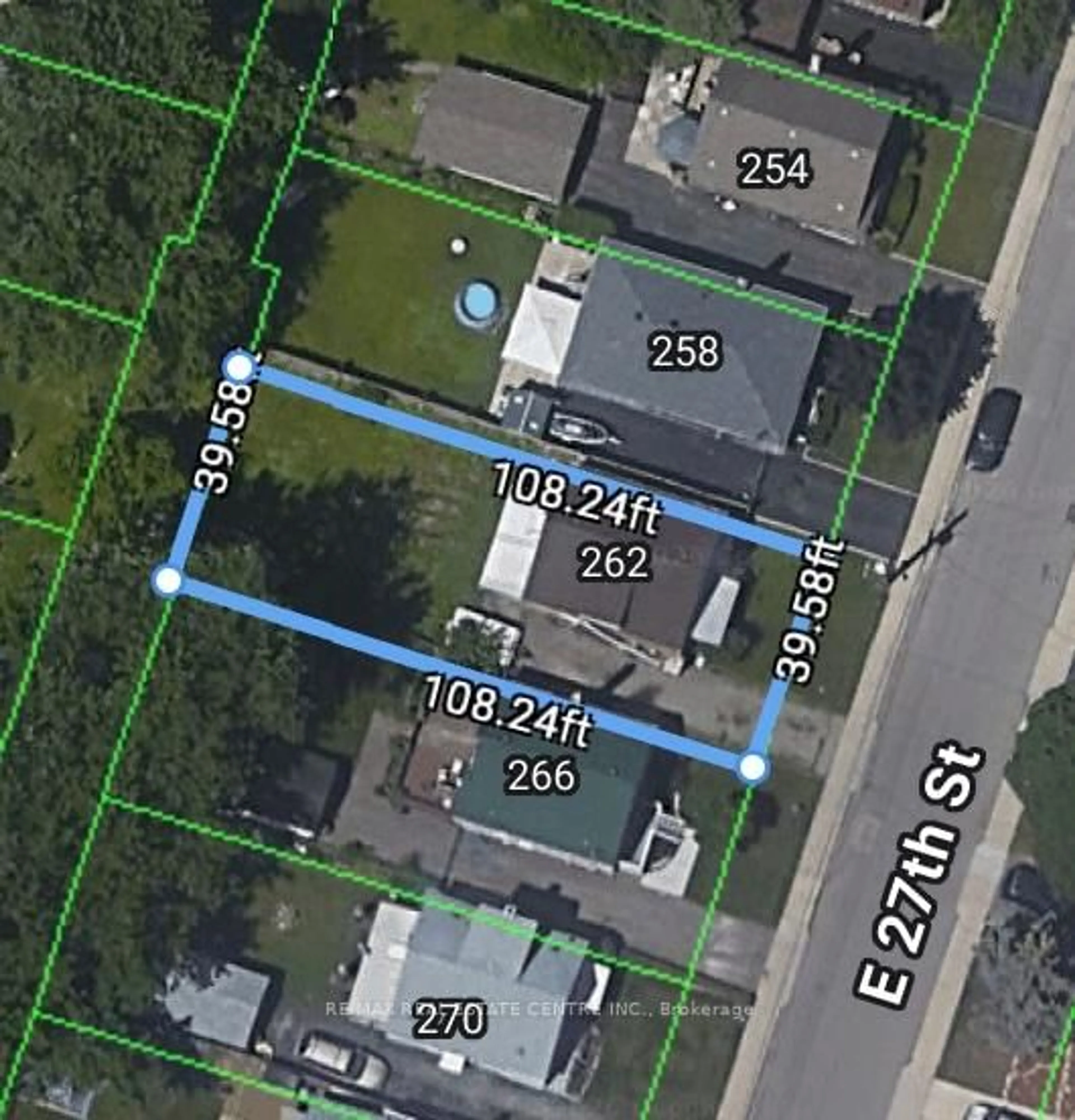 A pic from outside/outdoor area/front of a property/back of a property/a pic from drone, street for 262 East 27th St, Hamilton Ontario L8V 3G6