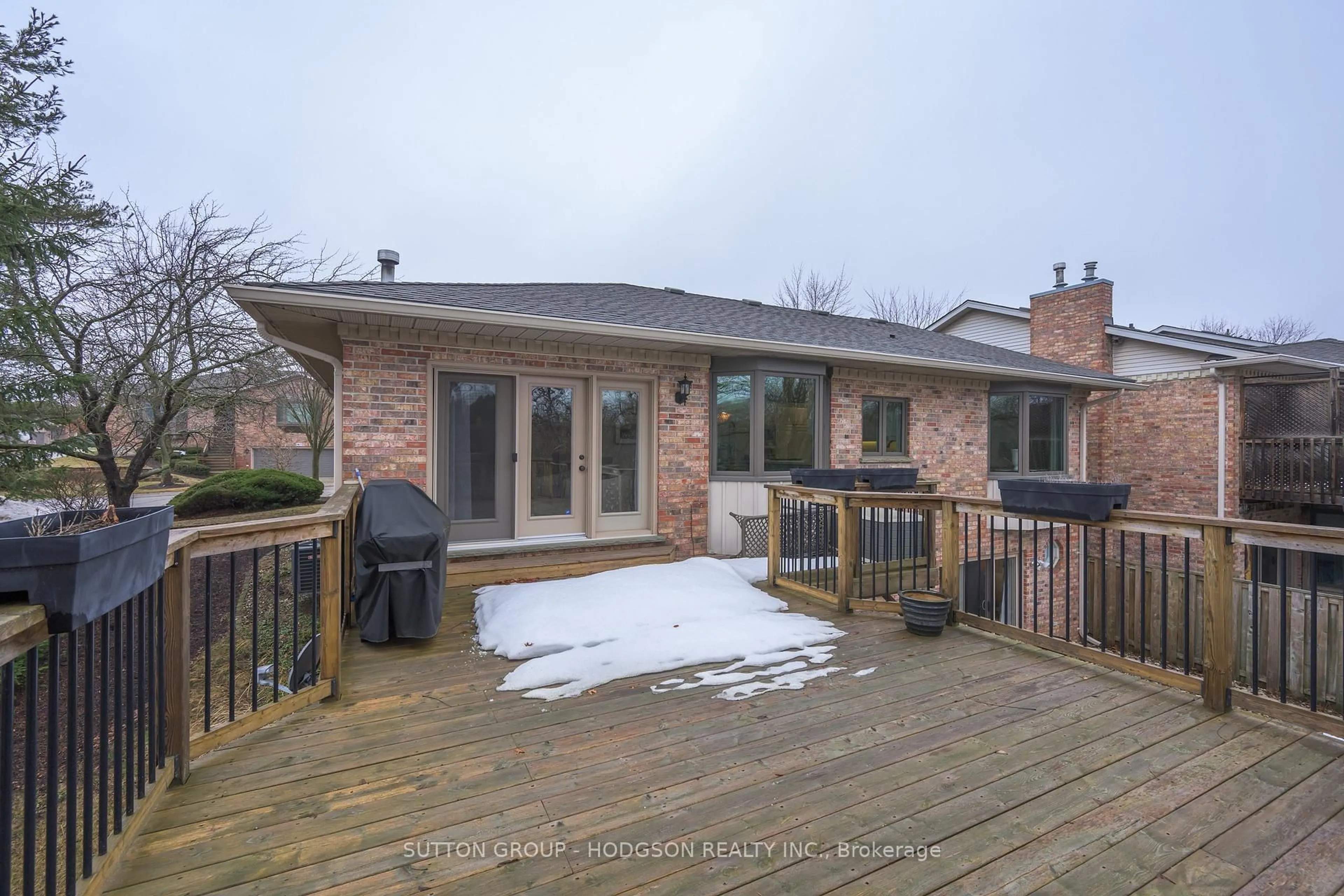 Patio, street for 30 Doon Dr #14, London North Ontario N5X 3X1