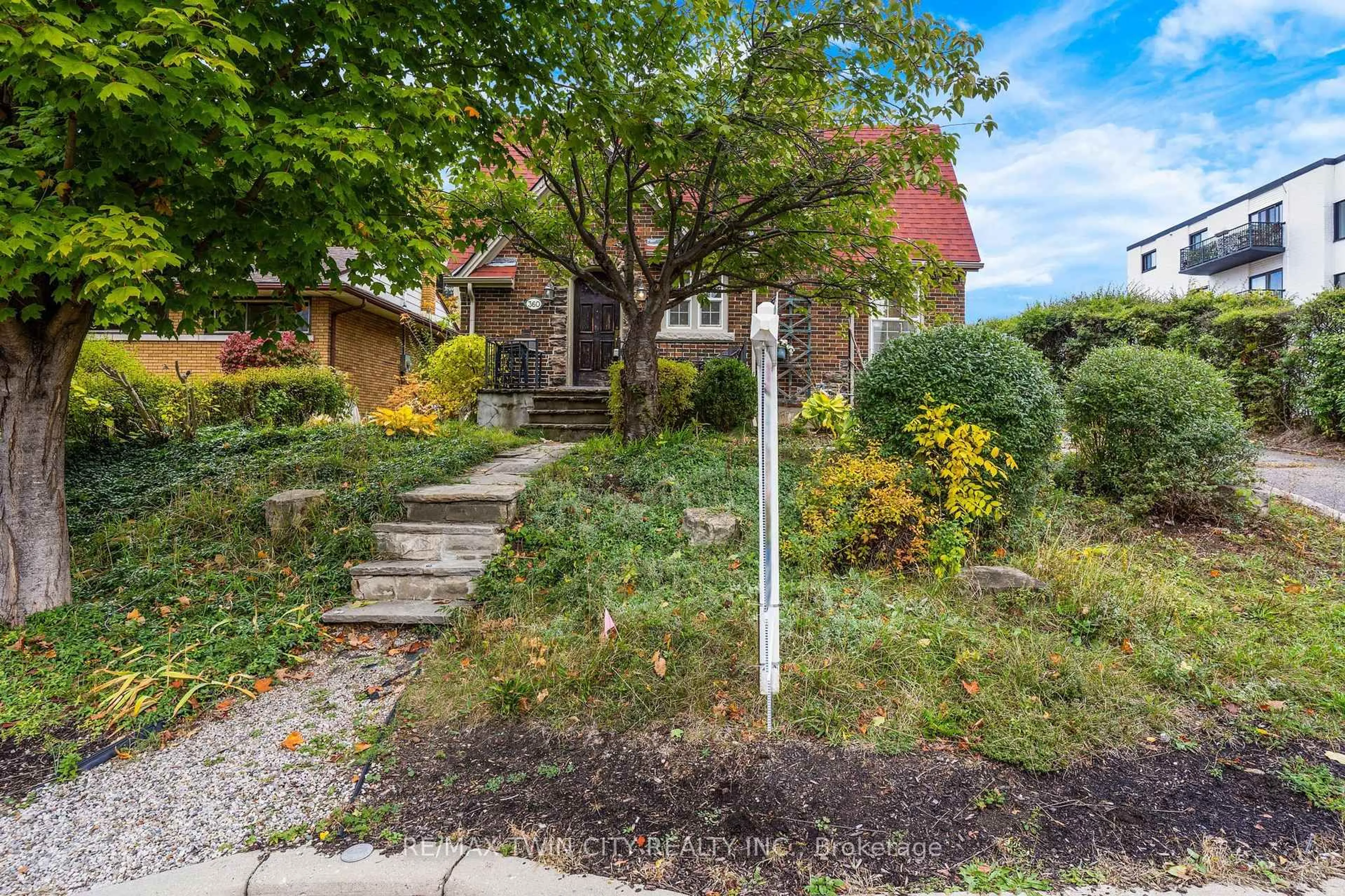 Unknown for 360 Luella St, Kitchener Ontario N2H 2J4