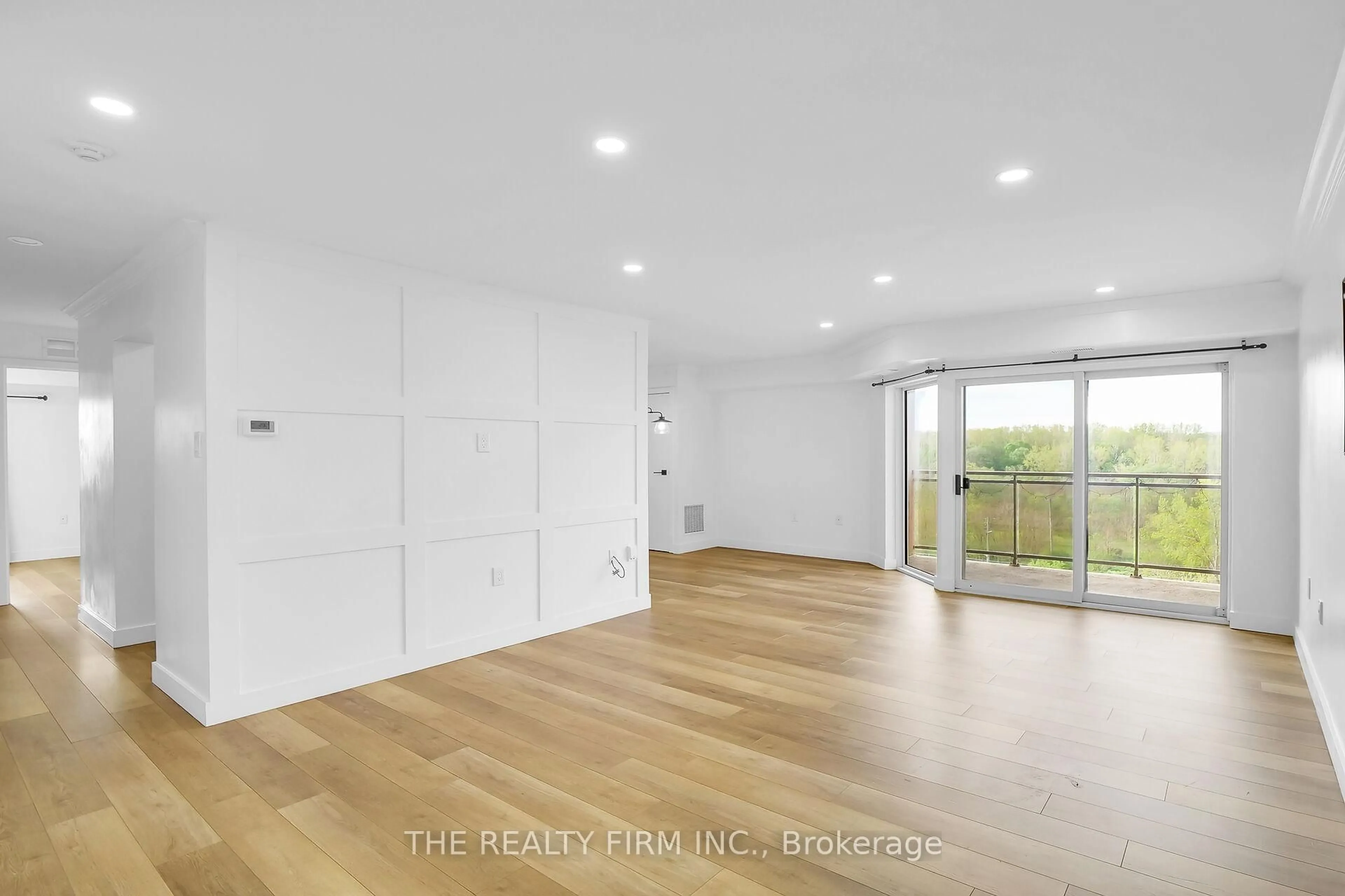 A pic of a room for 860 Commissioners Rd #907, London South Ontario N6C 5Y8