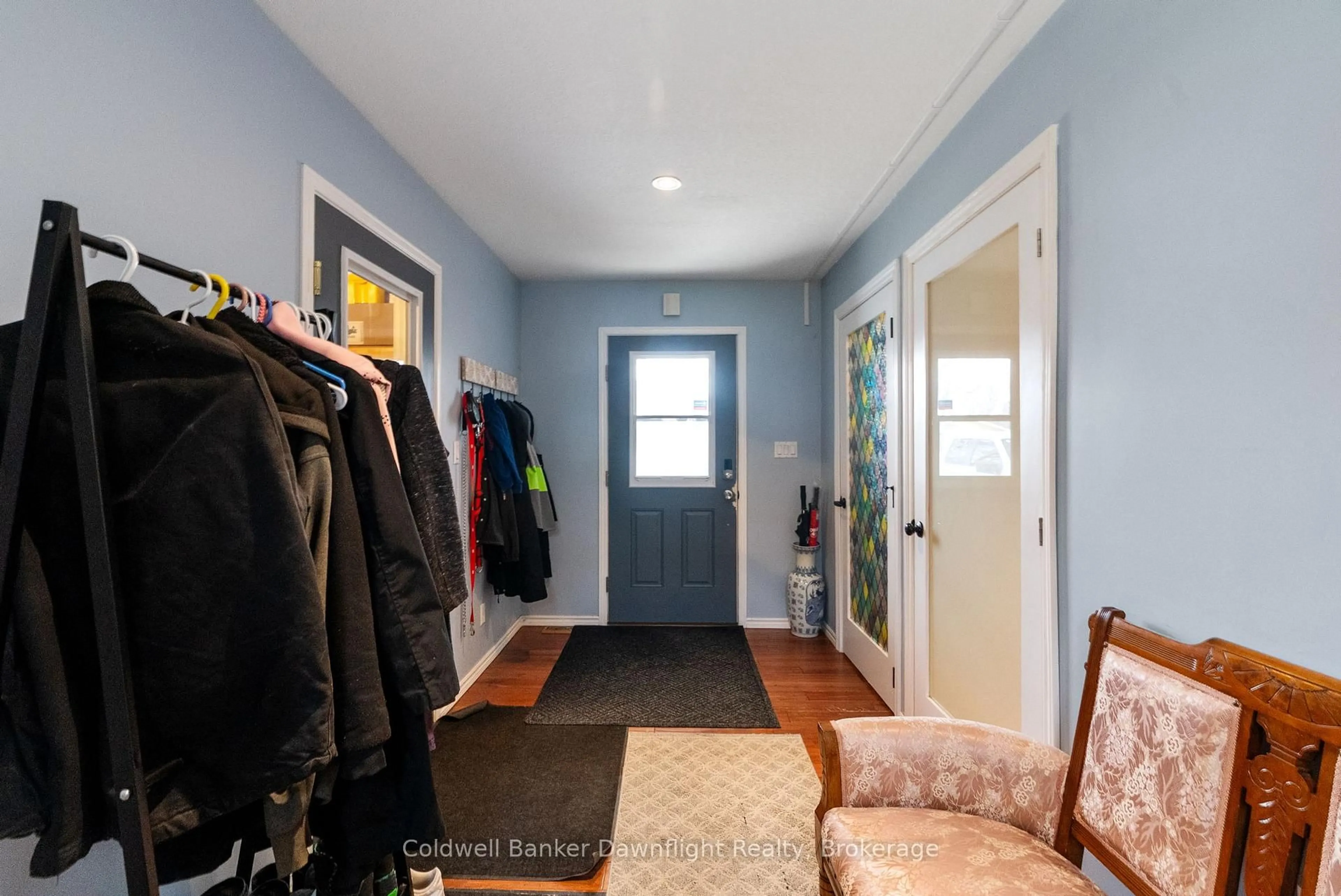Indoor entryway for 117 Mill St, North Middlesex Ontario N0M 2K0