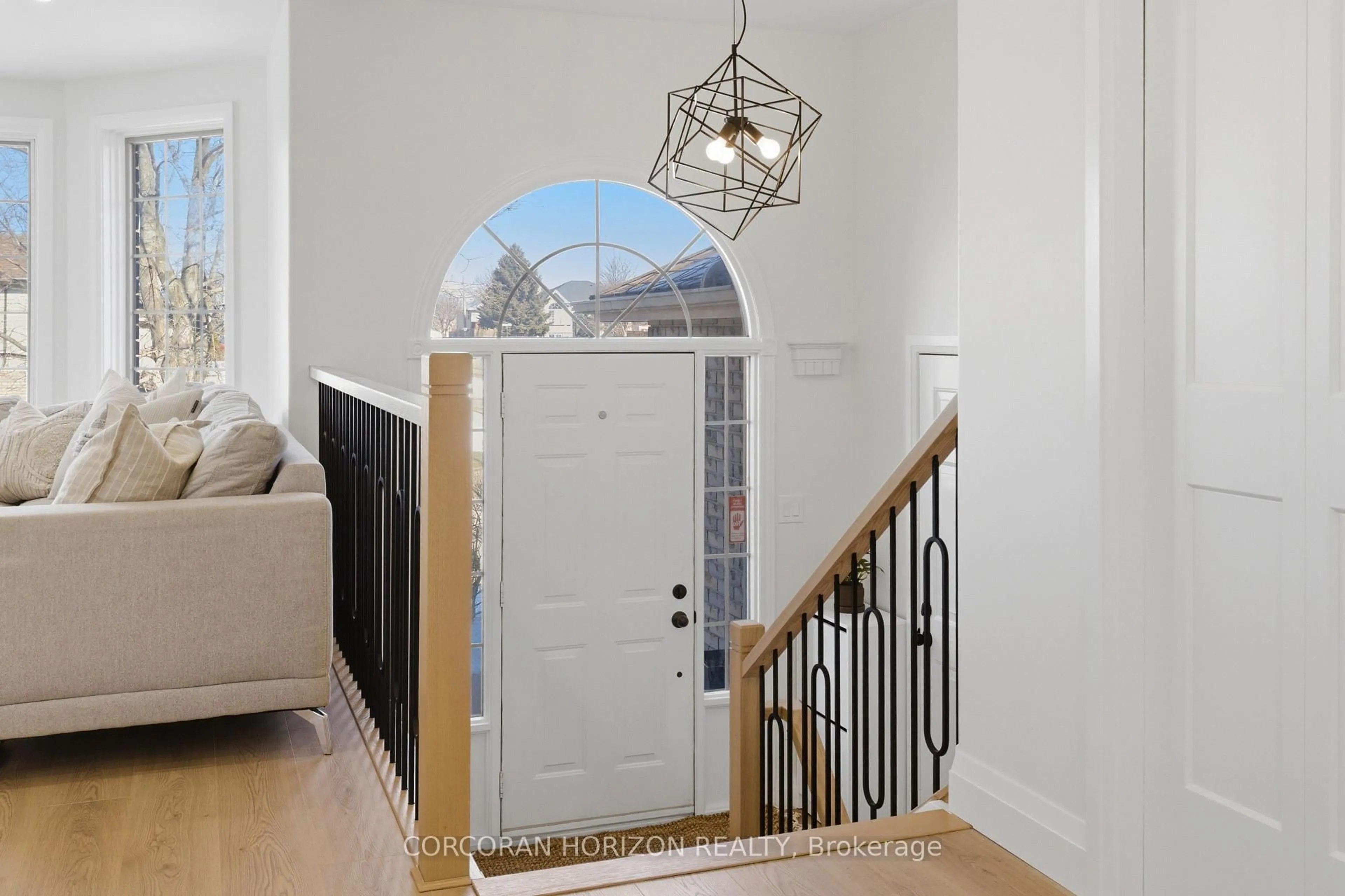 Indoor entryway for 5 Bradbury Cres, Brant Ontario N3L 4E1