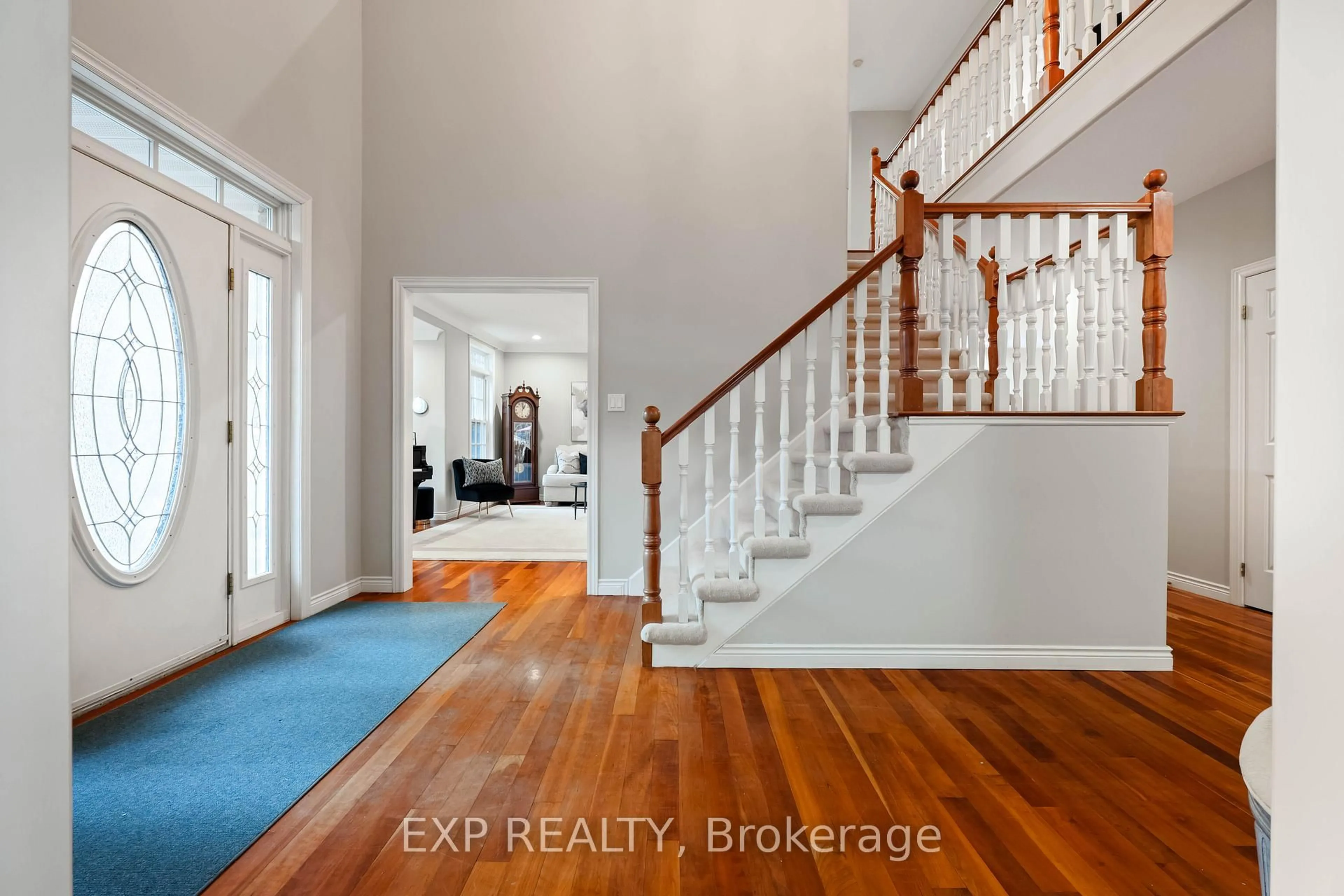 Indoor entryway for 7 Ironwood Crt, Mono Ontario L9W 4A8