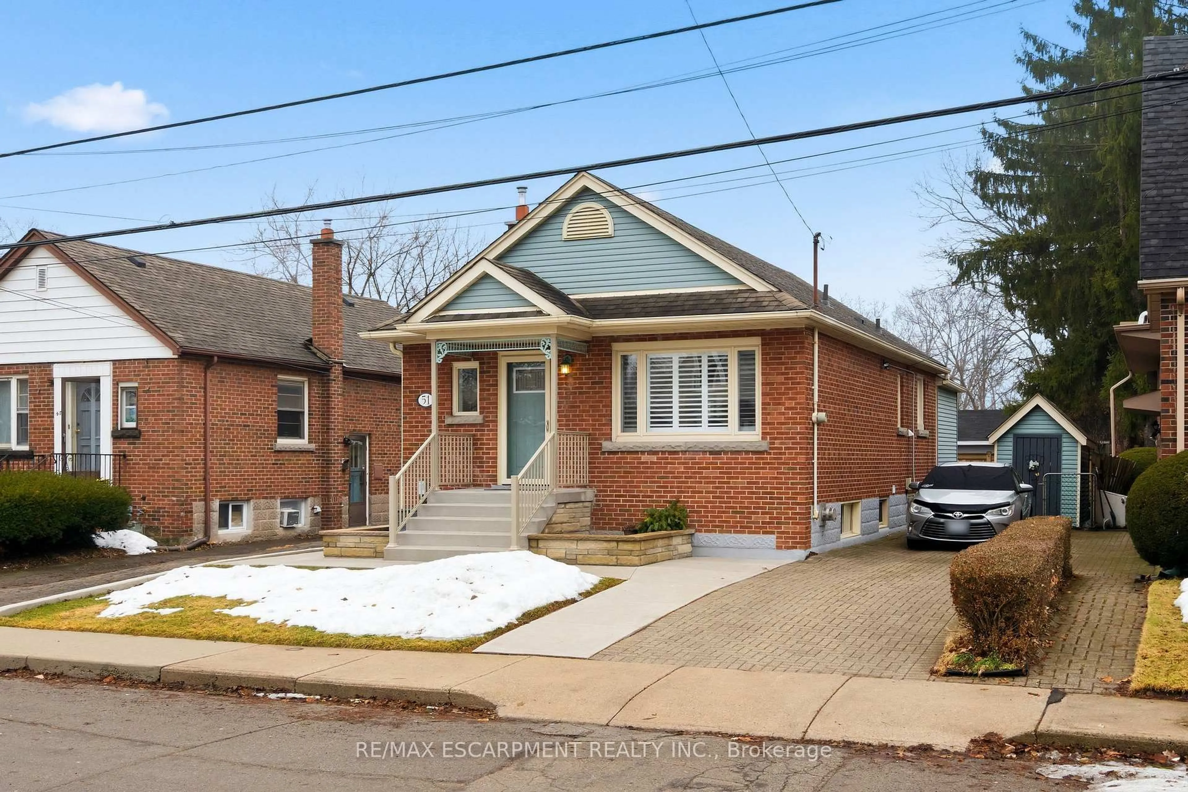 Home with brick exterior material, street for 51 WESTWOOD Ave, Hamilton Ontario L8S 2A7