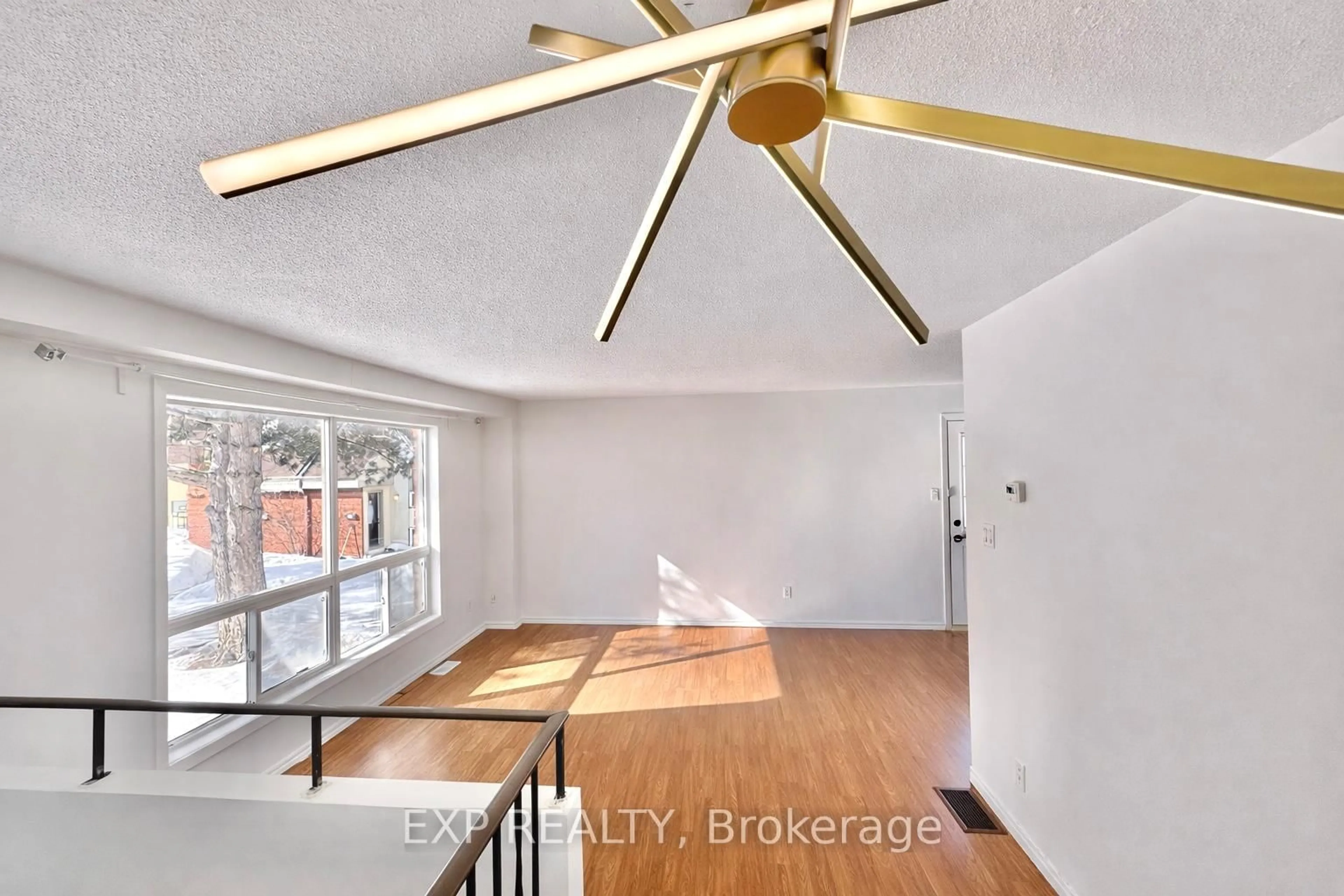 A pic of a room for 11C Sonnet Cres, Ottawa Ontario K2H 8W8