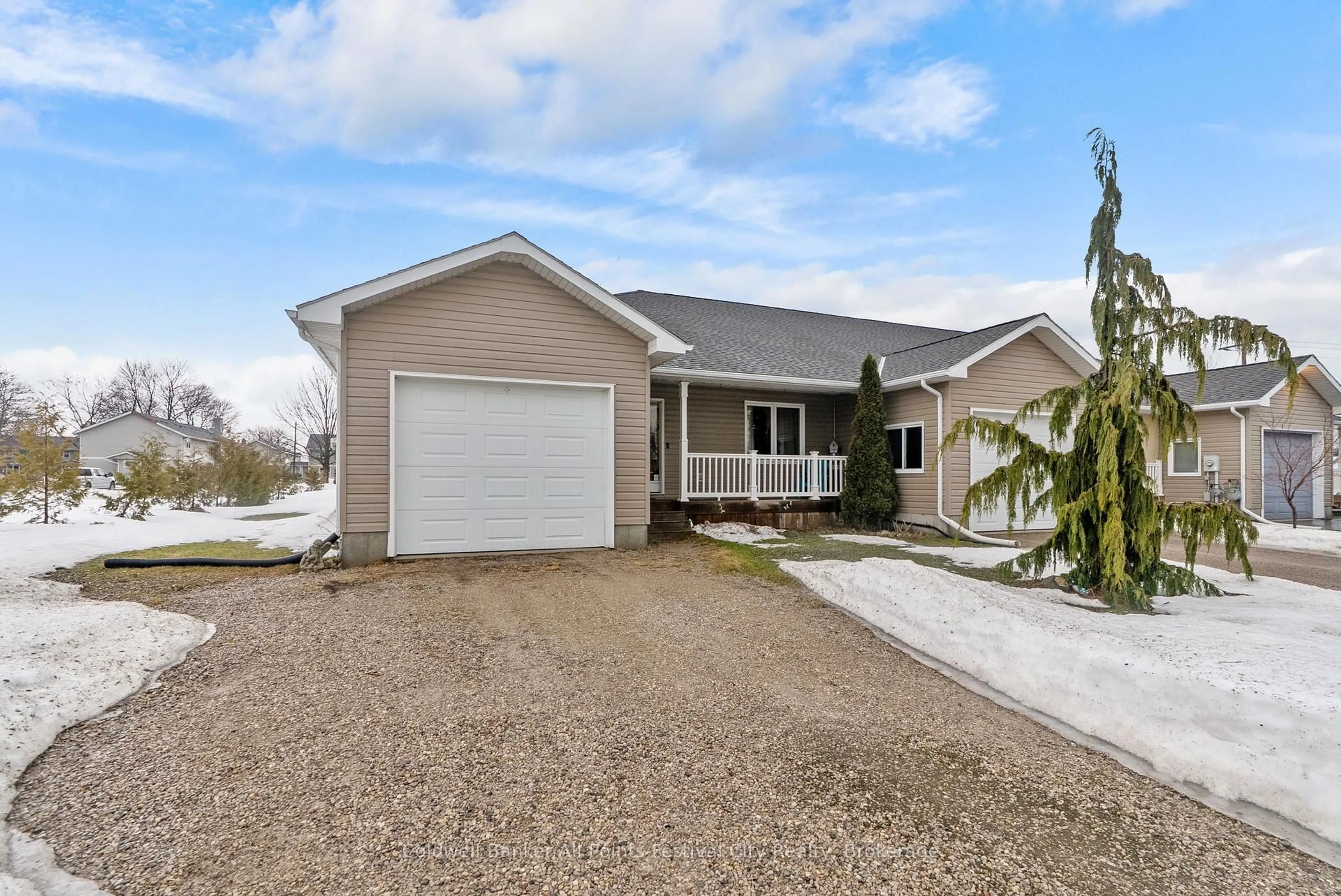 Home with vinyl exterior material, street for 184 Toronto Blvd, Huron East Ontario N0M 1L0