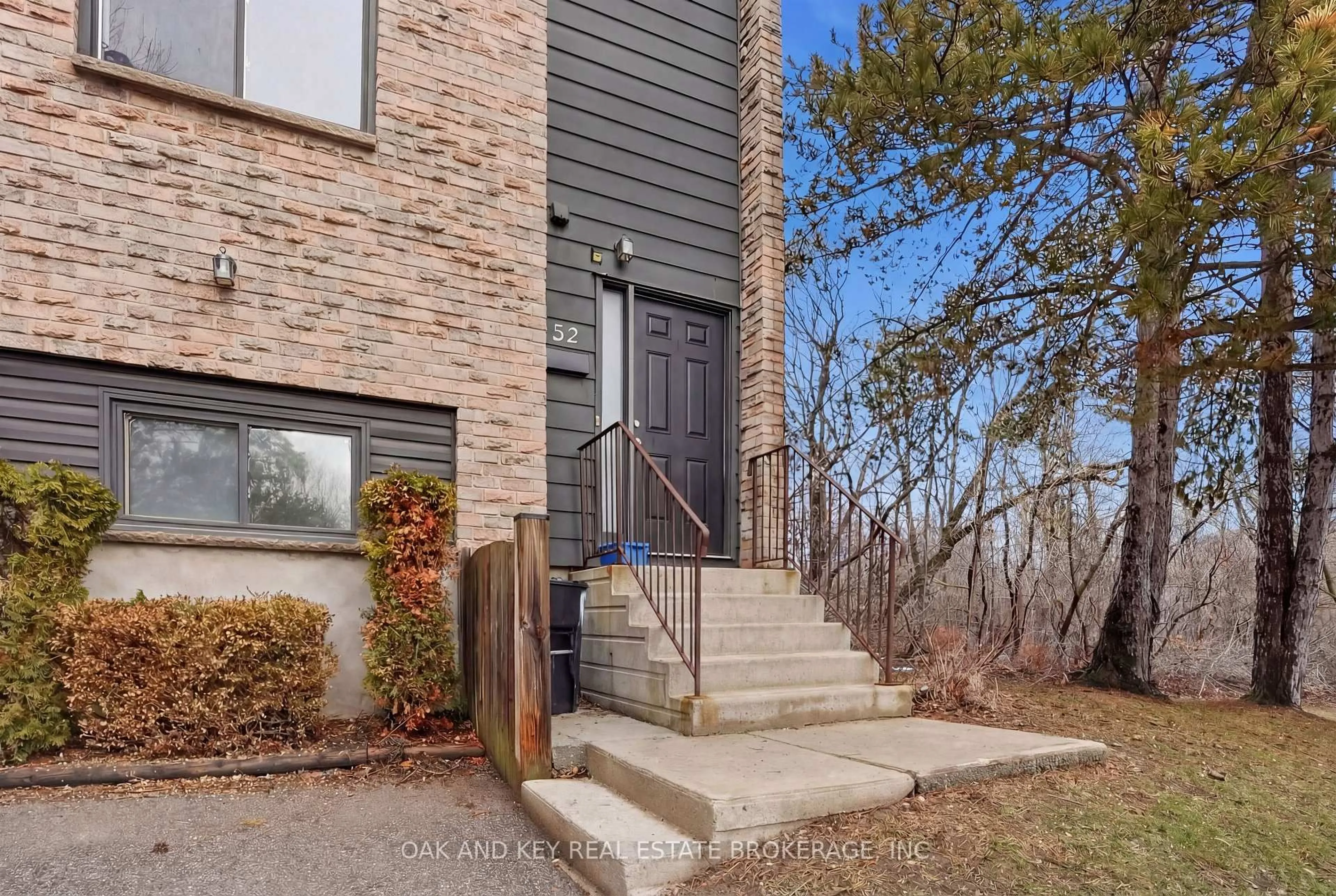 Home with brick exterior material, street for 40 Summit Ave #52, London North Ontario N6H 4S3