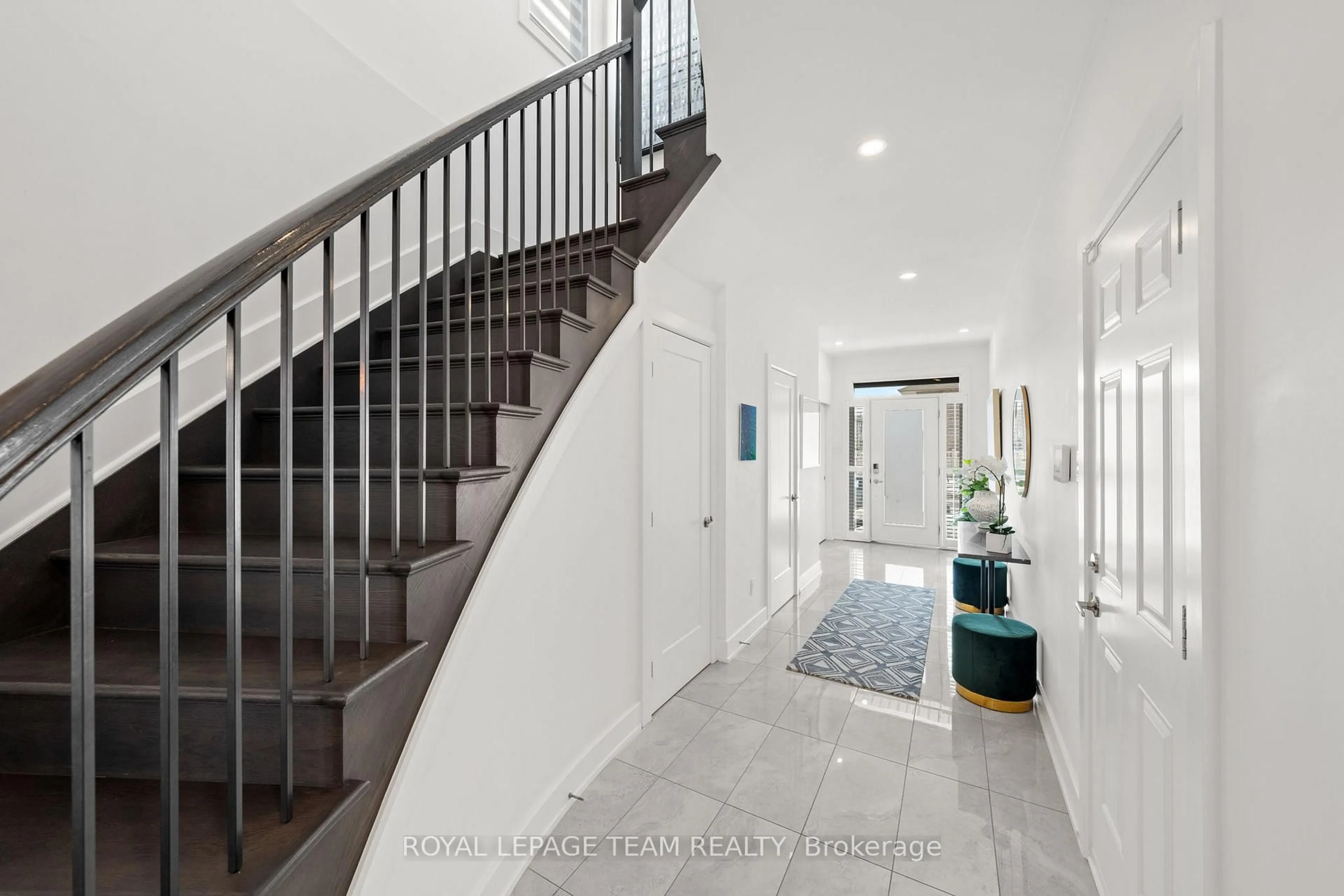 Unknown for 143 Avro Circ, Ottawa Ontario K1K 4K7