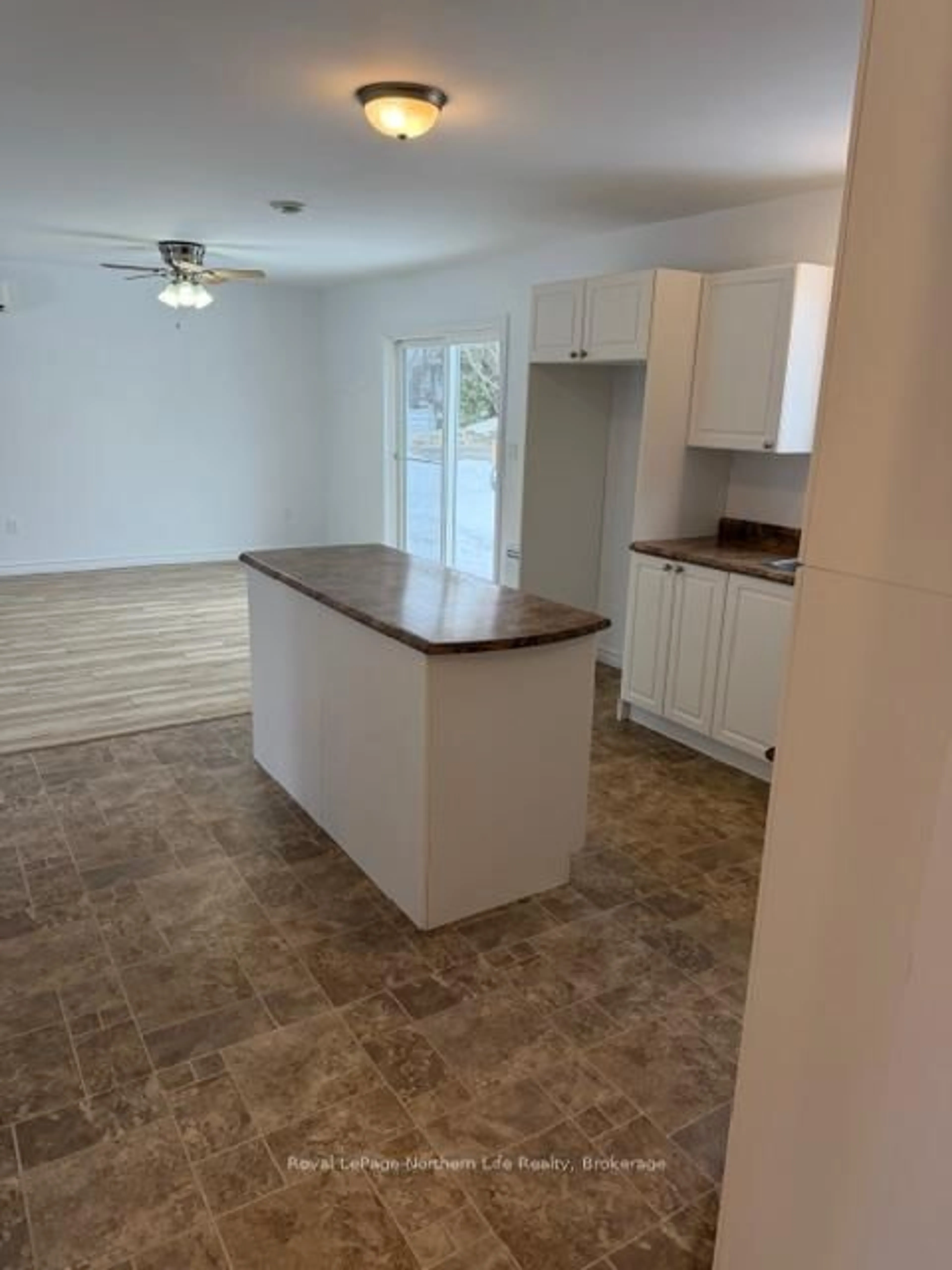 Unknown for 393 King St, West Nipissing Ontario P2B 3C8