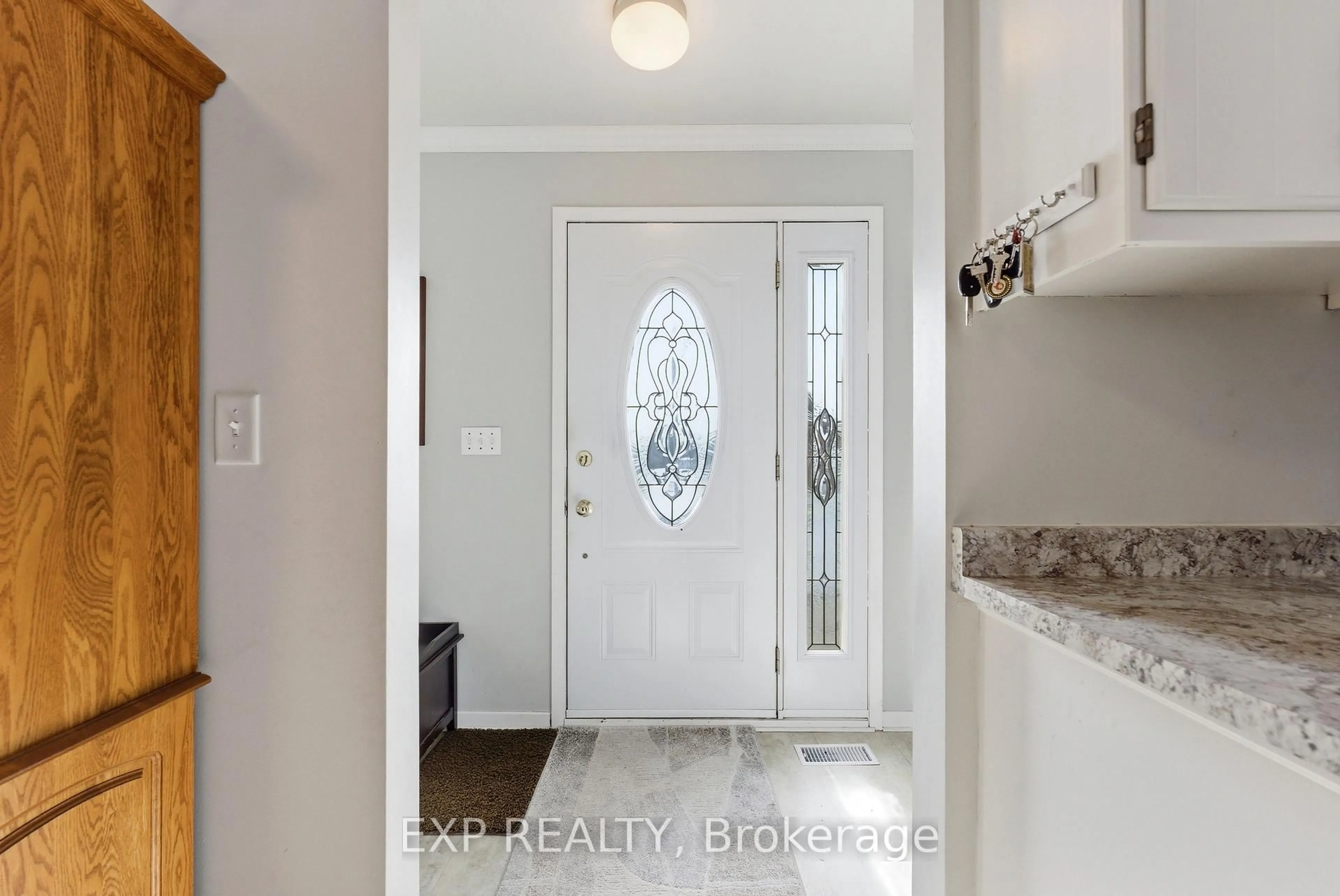 Indoor entryway for 56 Graham St, Belleville Ontario K8P 1P5