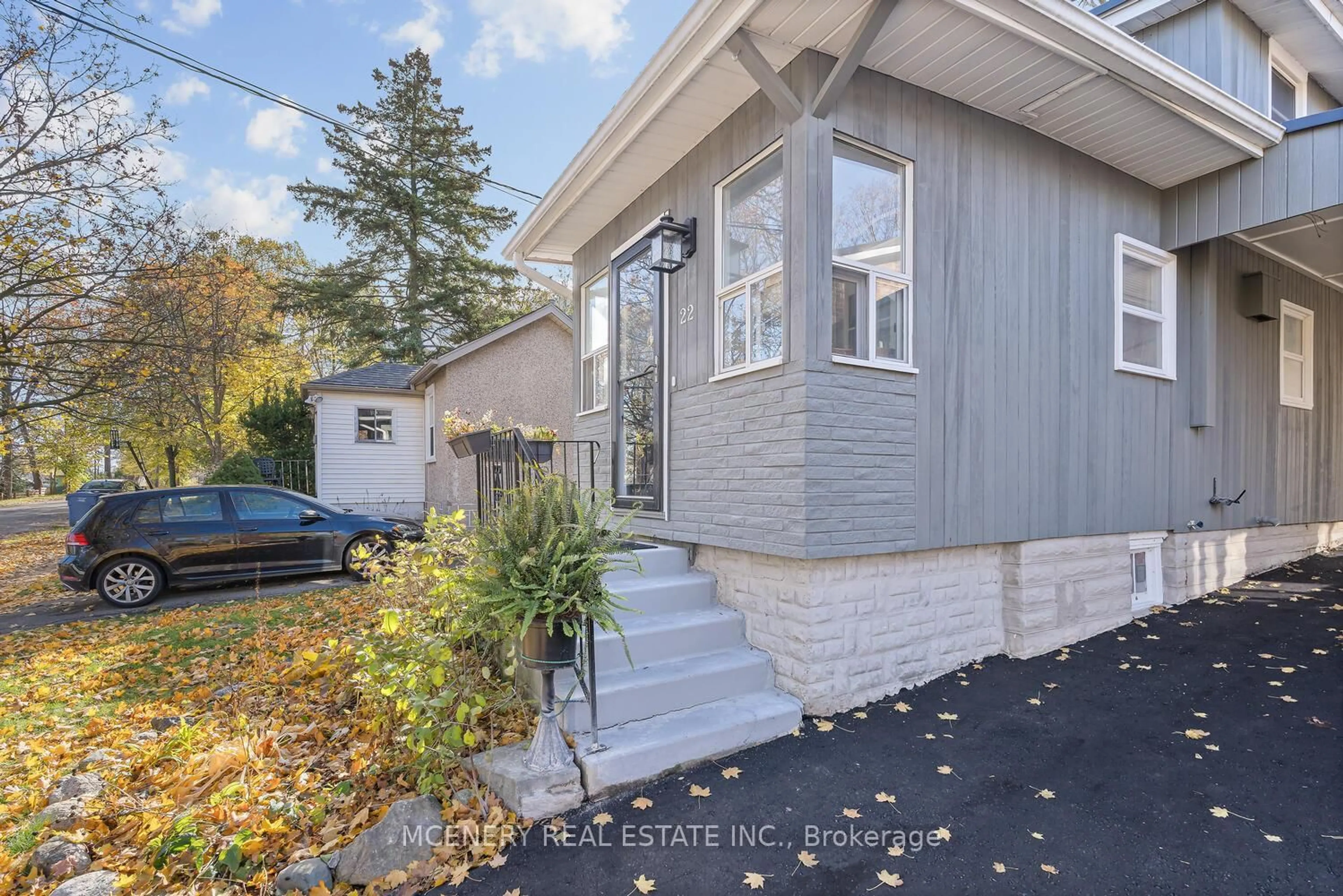 Home with vinyl exterior material, street for 22 LANE St, Guelph Ontario N1E 4N2