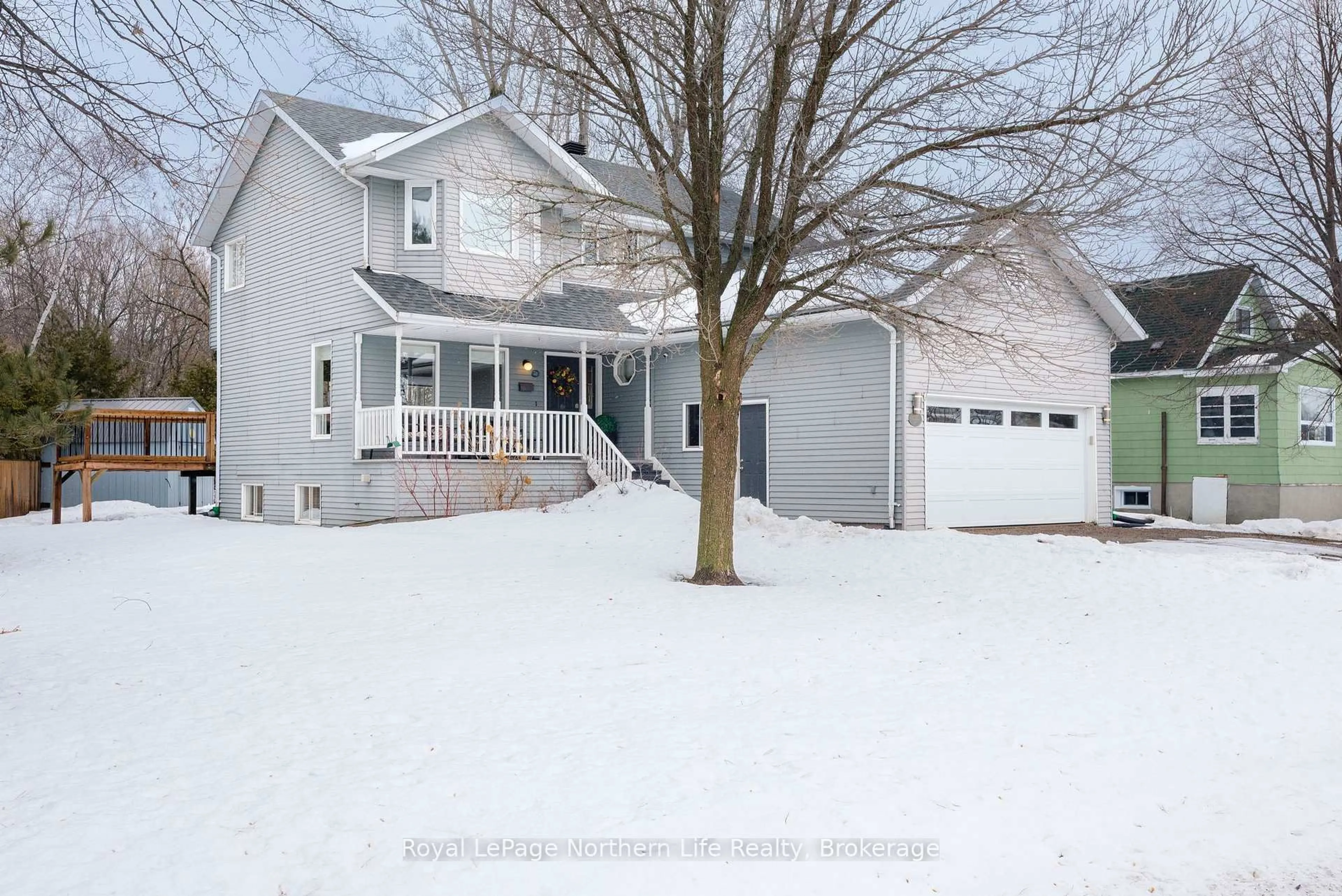Home with vinyl exterior material, street for 30 Gladstone Ave, North Bay Ontario P1A 2L3