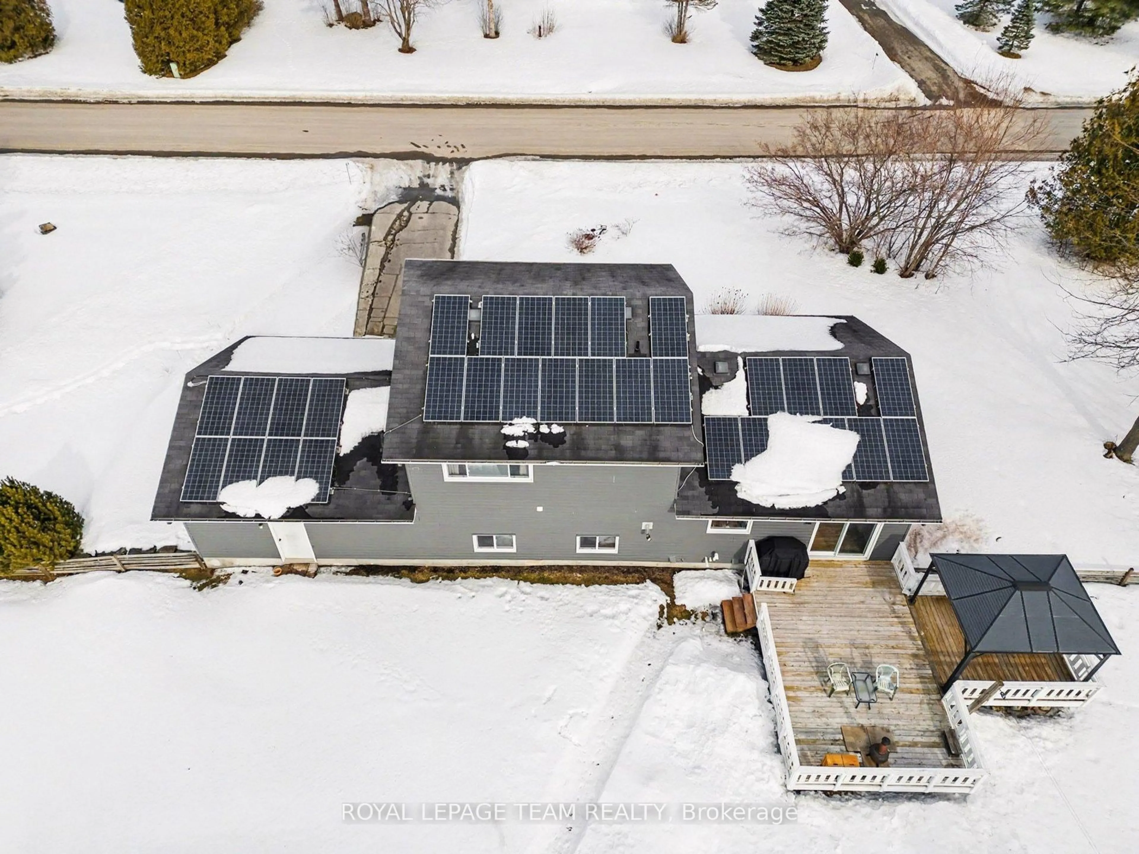 A pic from outside/outdoor area/front of a property/back of a property/a pic from drone, building for 30 Colonel Dr, North Grenville Ontario K0G 1J0