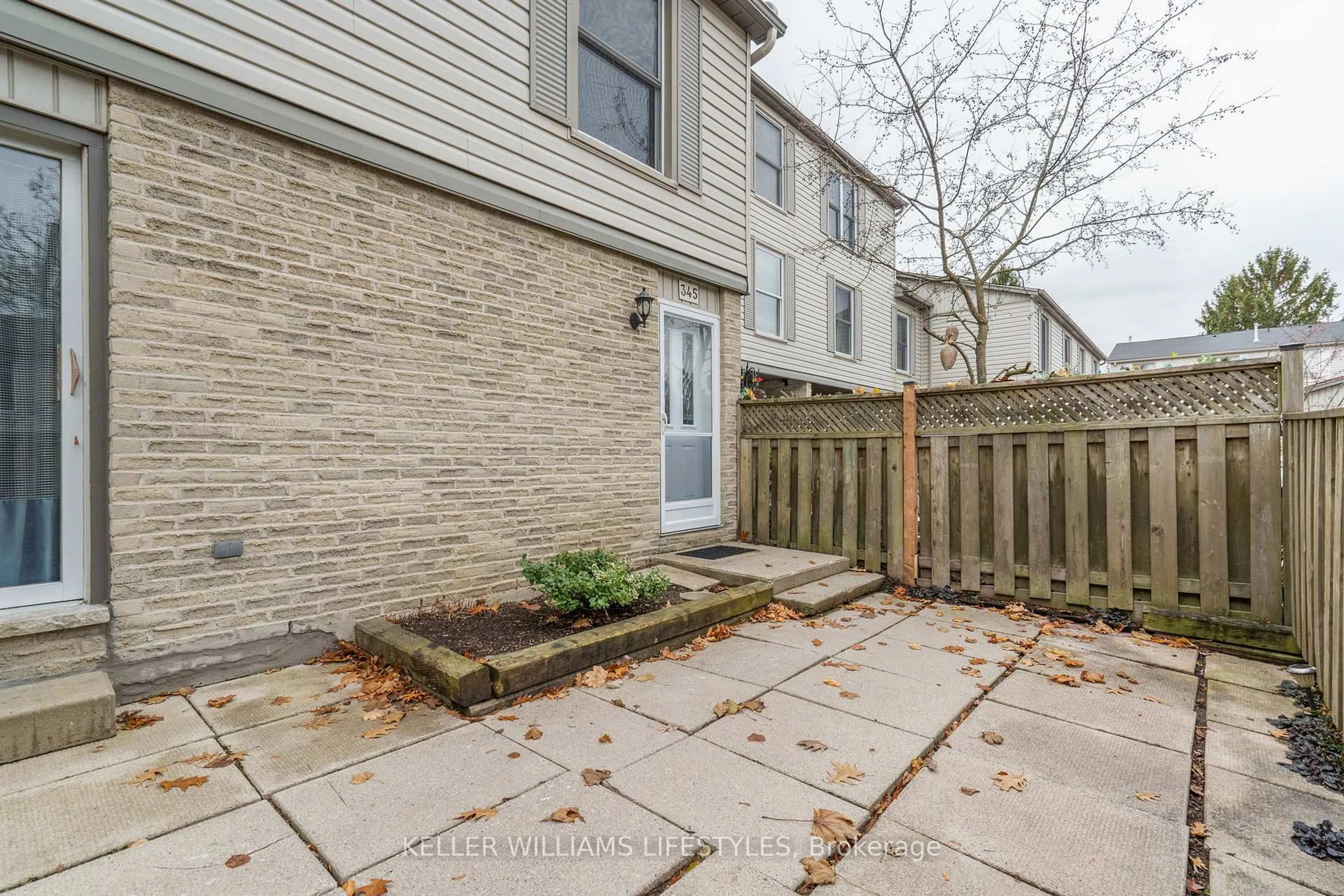 Patio, street for 345 Everglade Cres, London North Ontario N6H 4M7